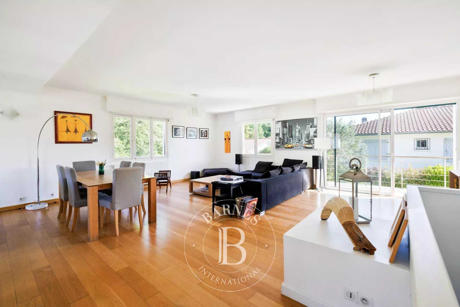 Anglet  - Maison 6 Pi&egrave;ces 4 Chambres