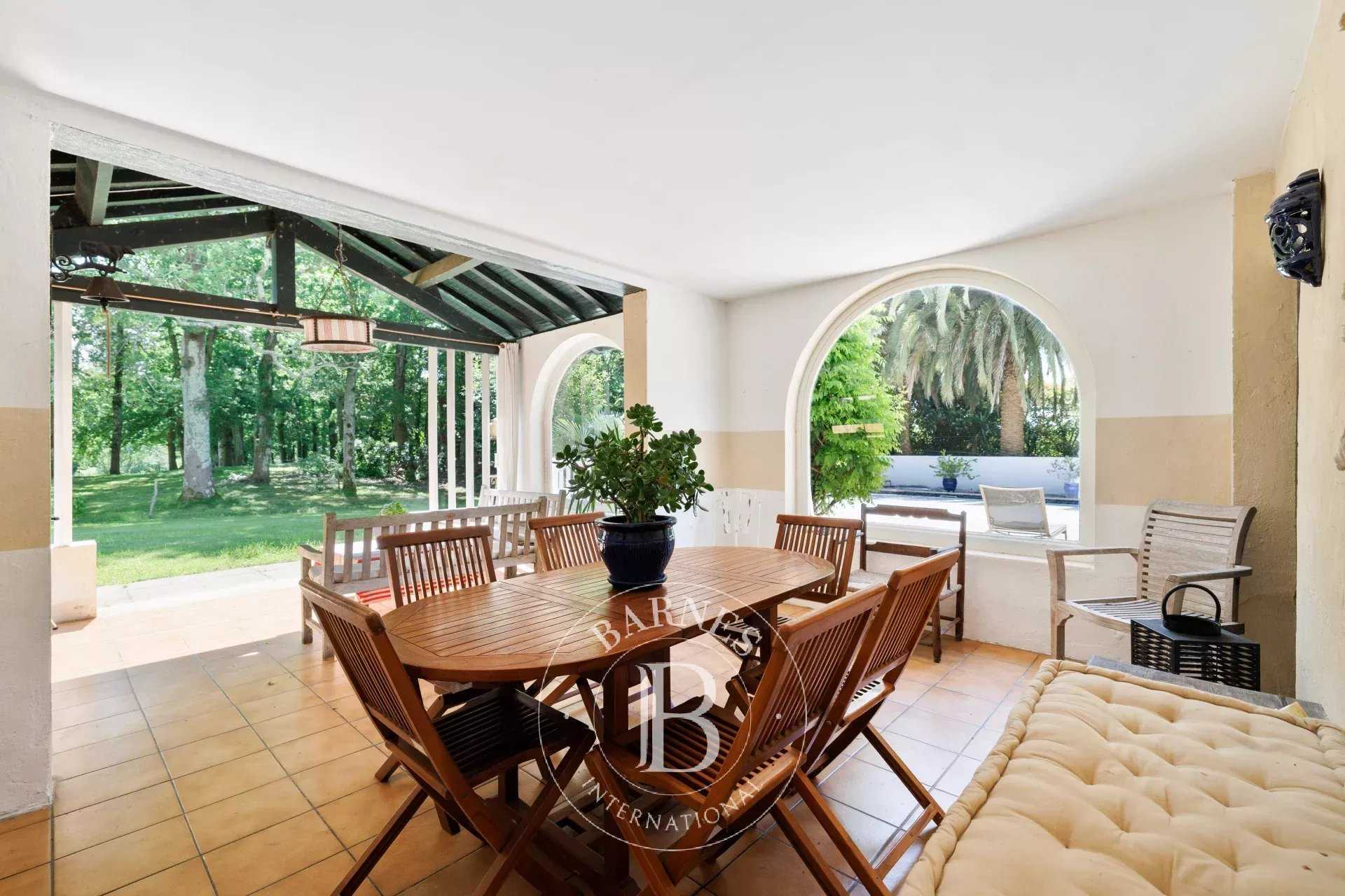 Bayonne  - Maison 11 Pi&egrave;ces 5 Chambres