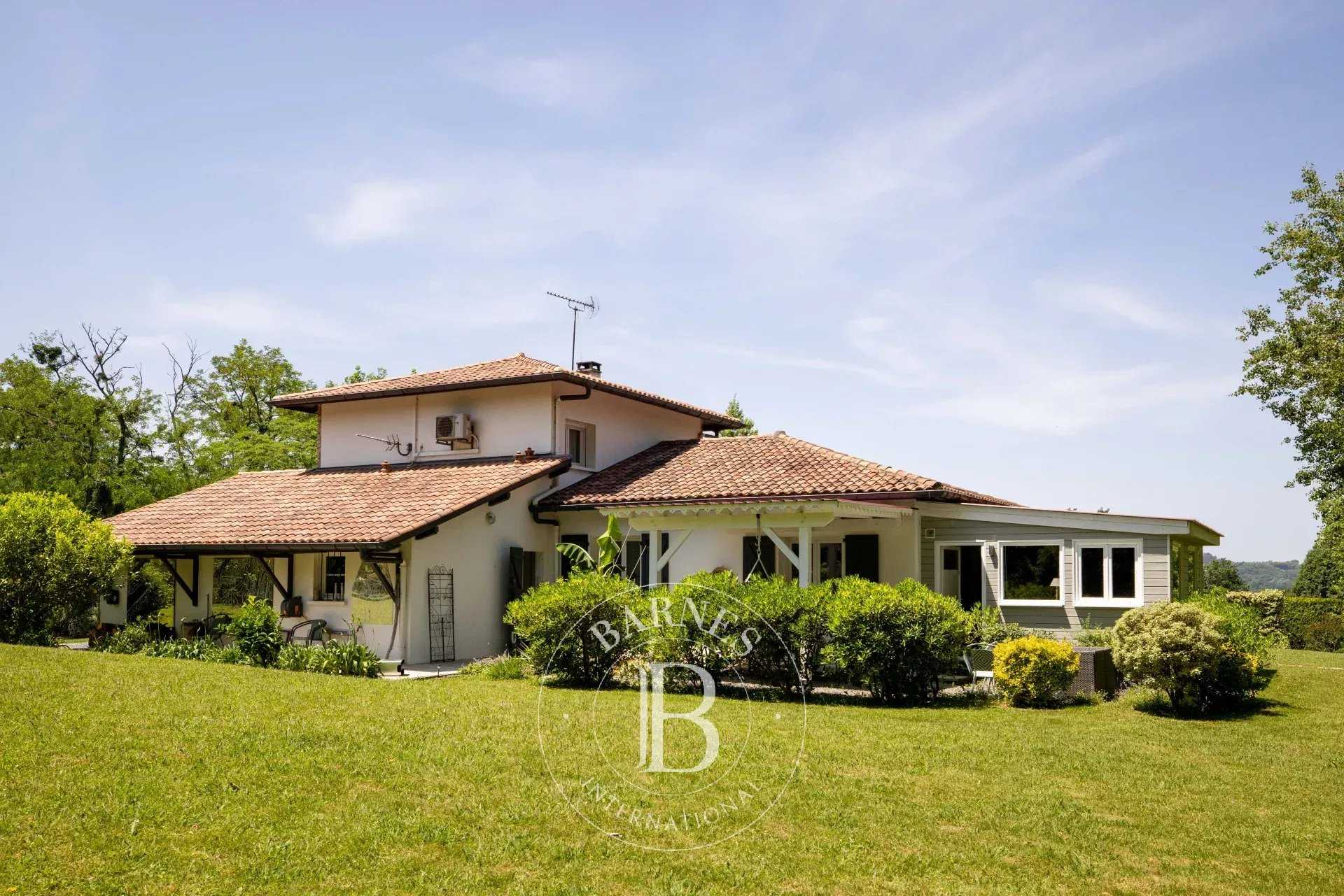 Urrugne  - Maison 5 Pi&egrave;ces 2 Chambres