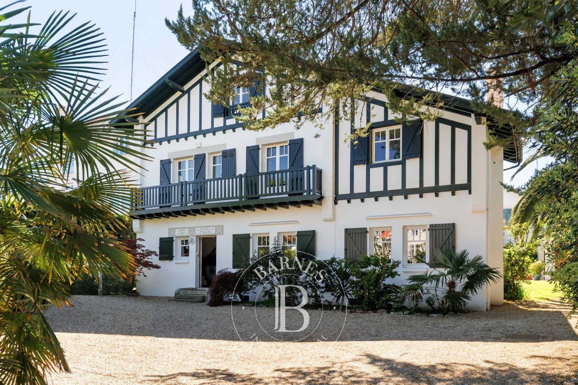 Biarritz  - Maison 10 Pi&egrave;ces 7 Chambres