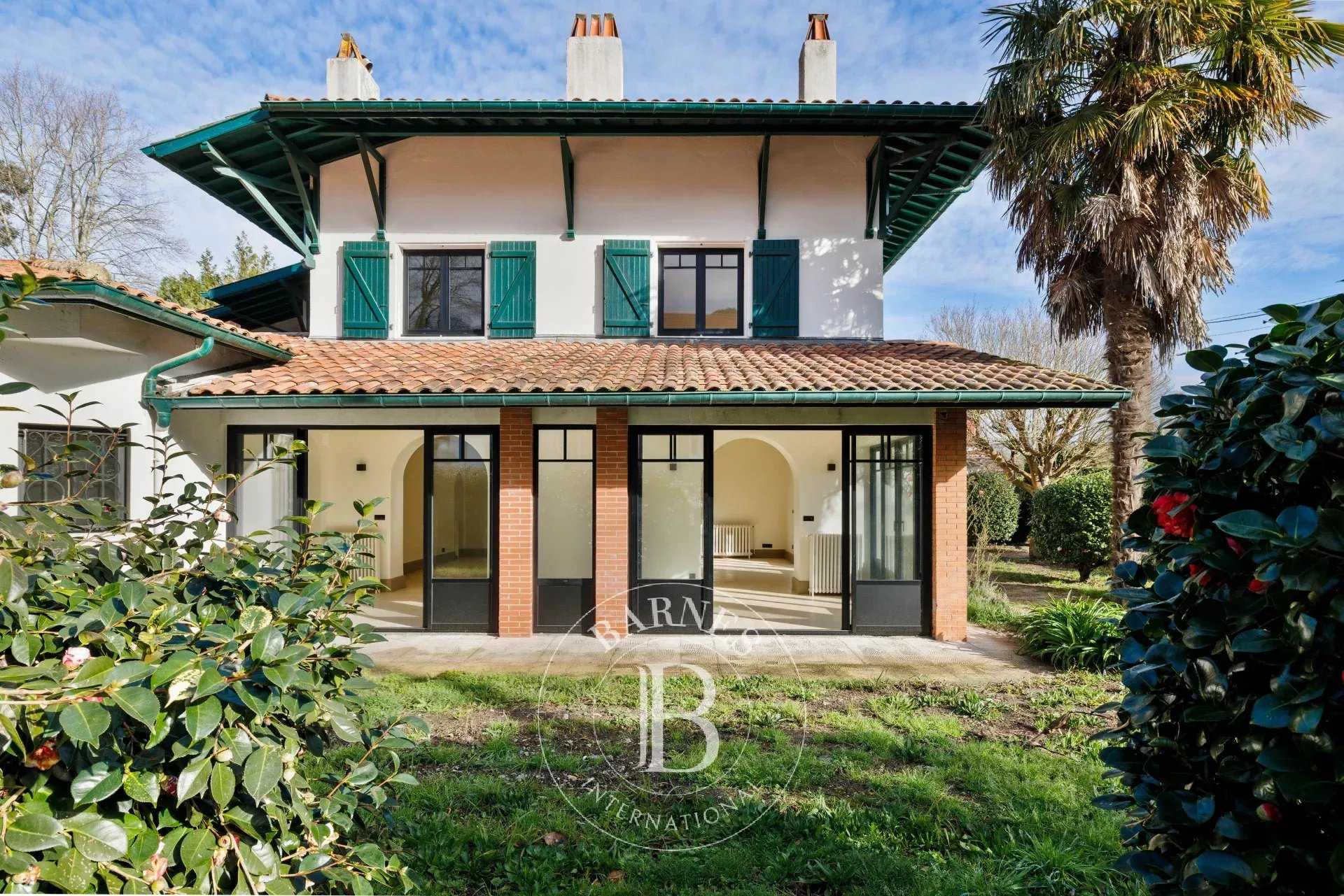 Biarritz  - Maison 8 Pi&egrave;ces 6 Chambres