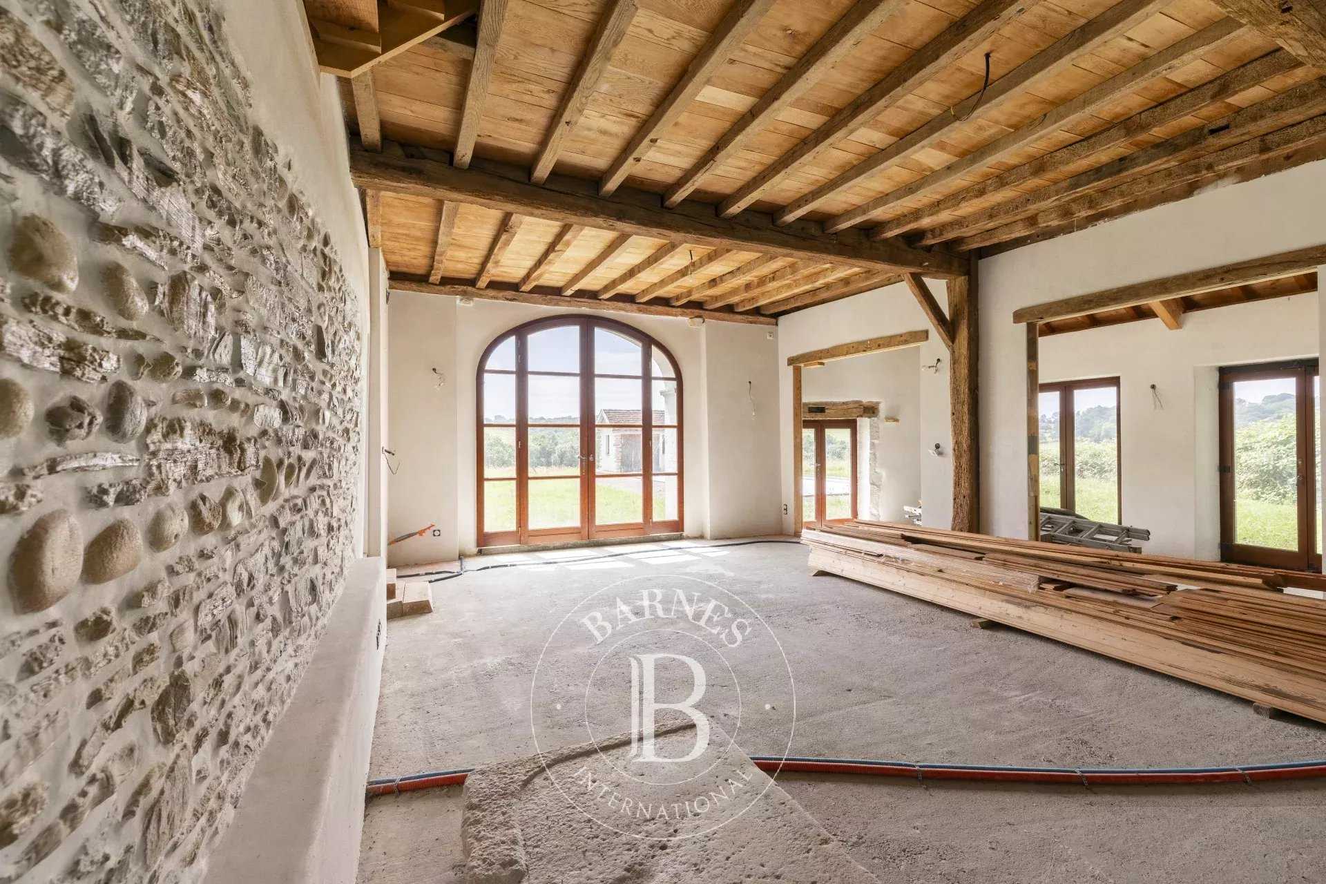 Sauveterre-de-Béarn  - Propriété 9 Pi&egrave;ces 6 Chambres