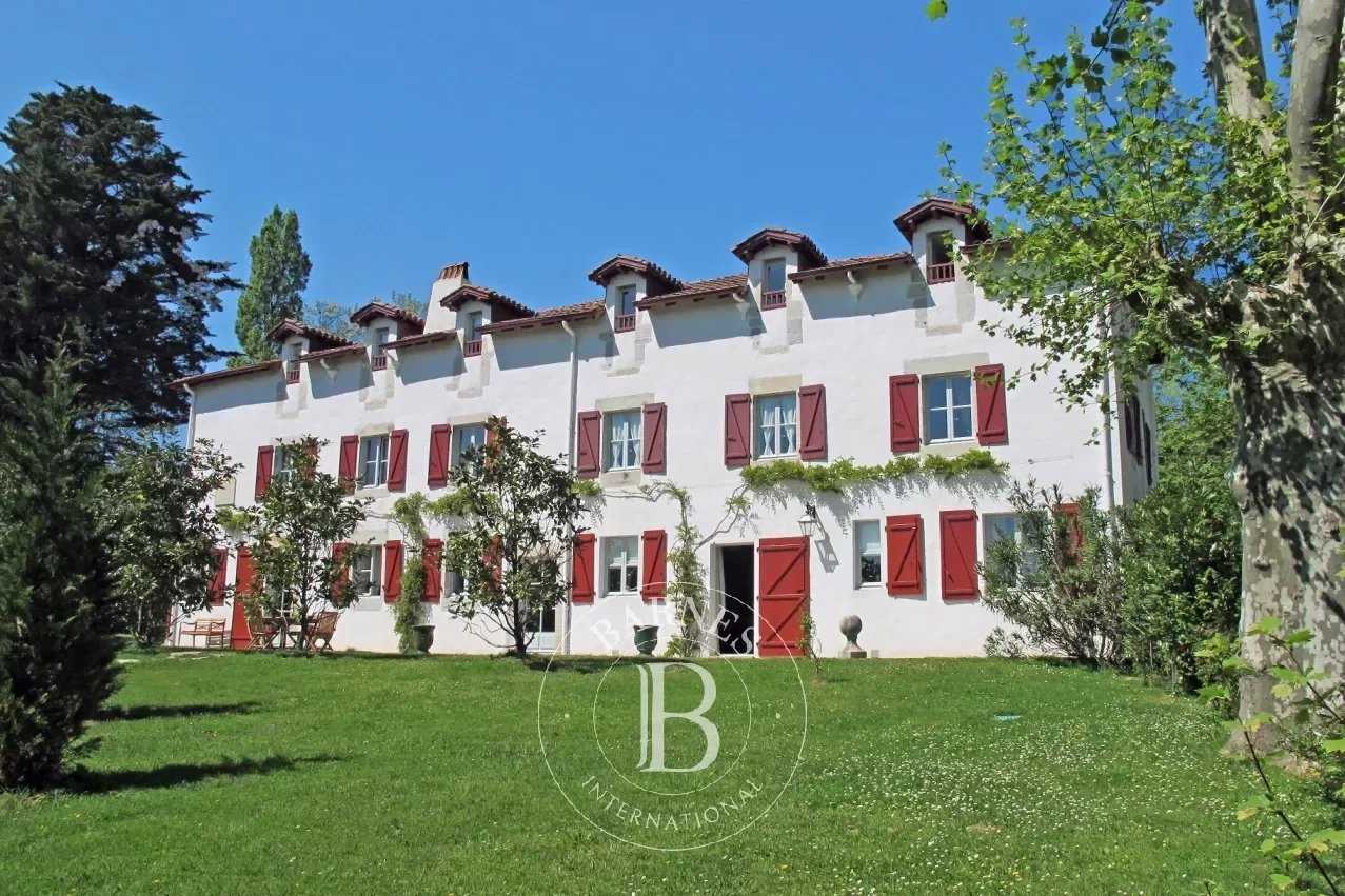 Villa LES CYPRÈS - Beautiful 17th century house in the middle of a large wooded park with heated swimming pool - 4 bedrooms & 4 bathrooms - Urrugne picture 20