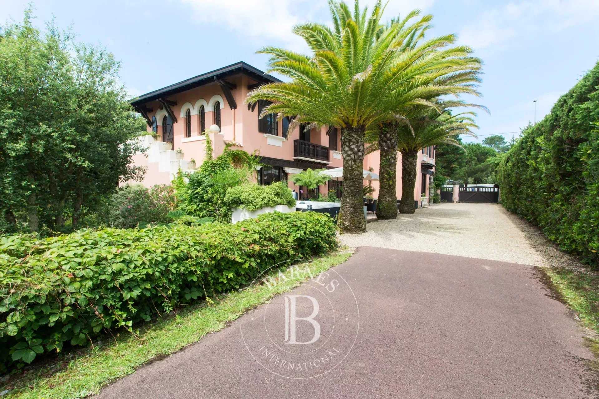 Anglet  - House 7 Bedrooms