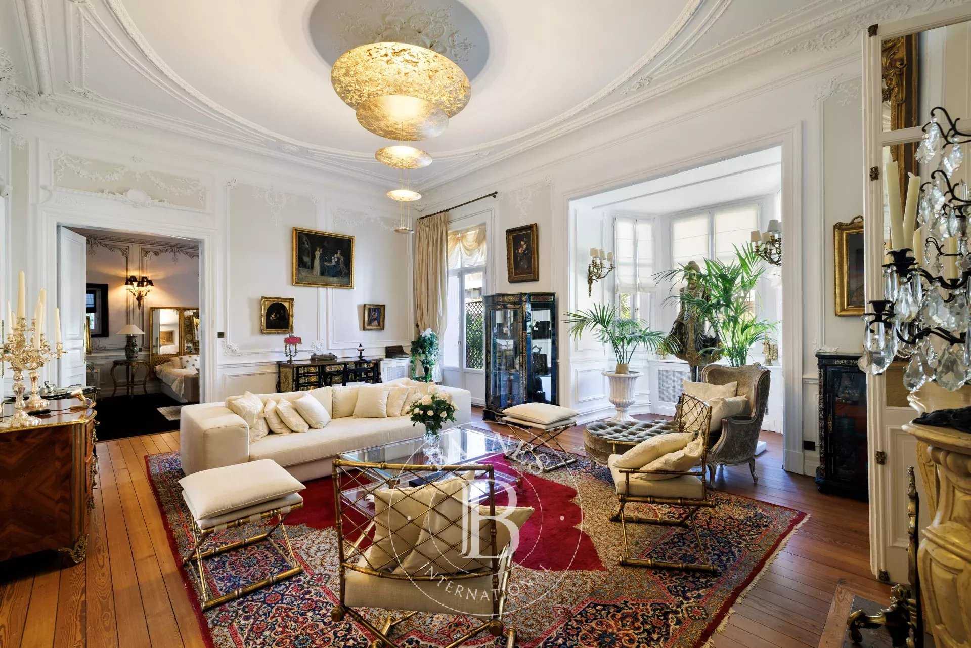 Biarritz  - Appartement 10 Pi&egrave;ces 3 Chambres