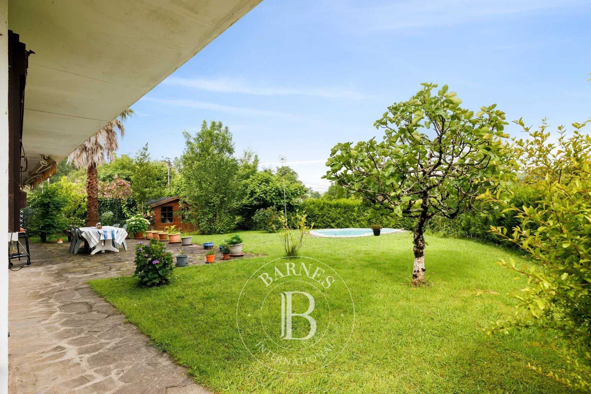 Ascain  - Maison 9 Pièces 6 Chambres