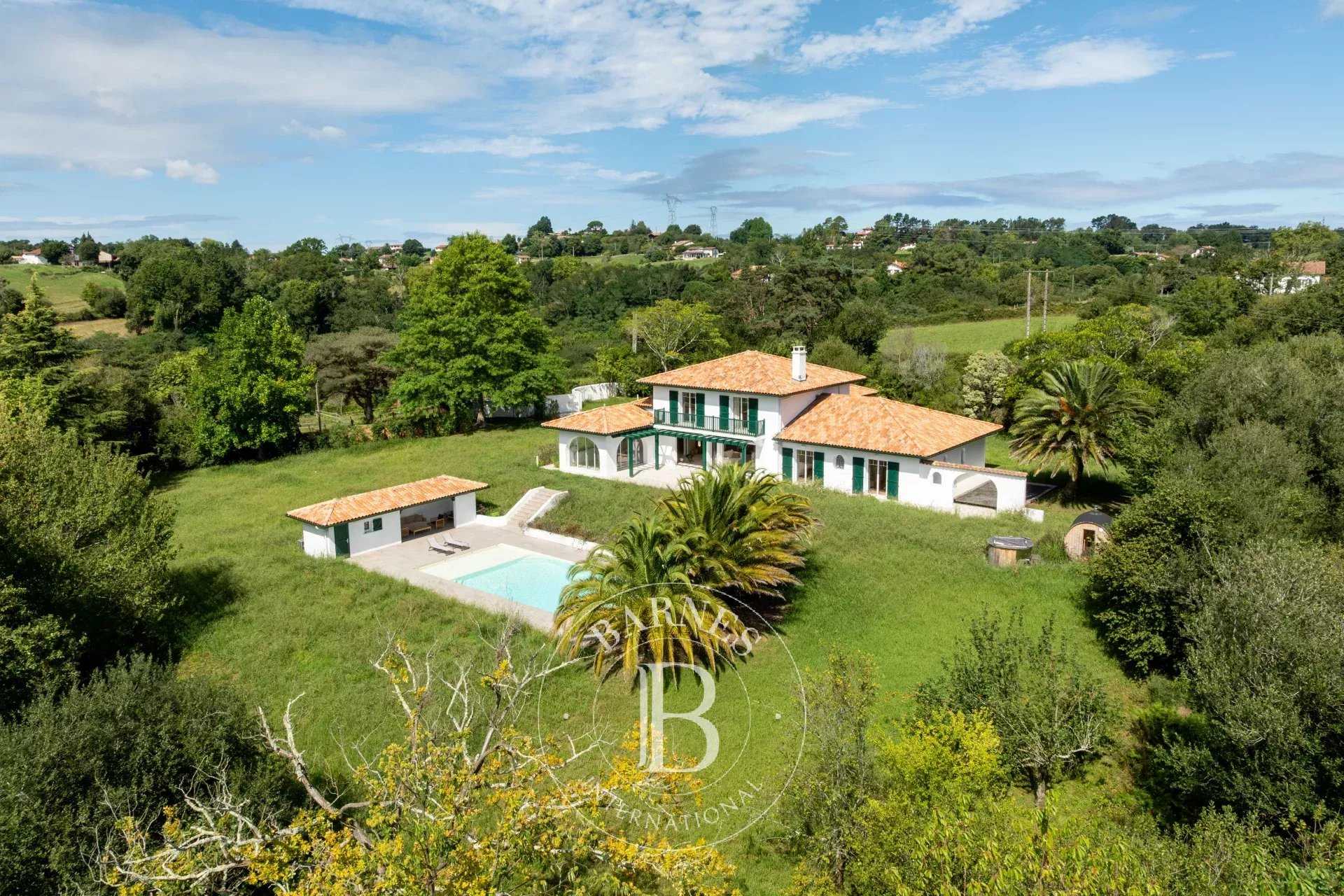 Urrugne  - House 6 Bedrooms