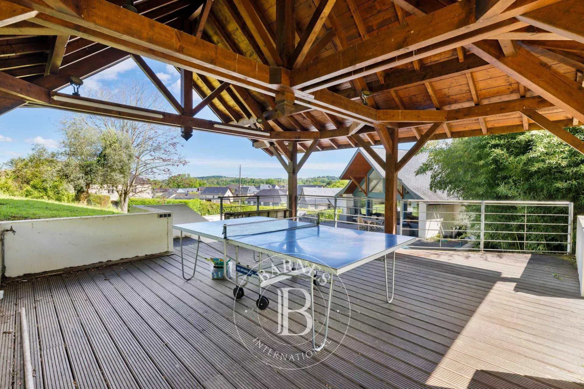 Oloron-Sainte-Marie  - Maison de village 12 Pi&egrave;ces 9 Chambres