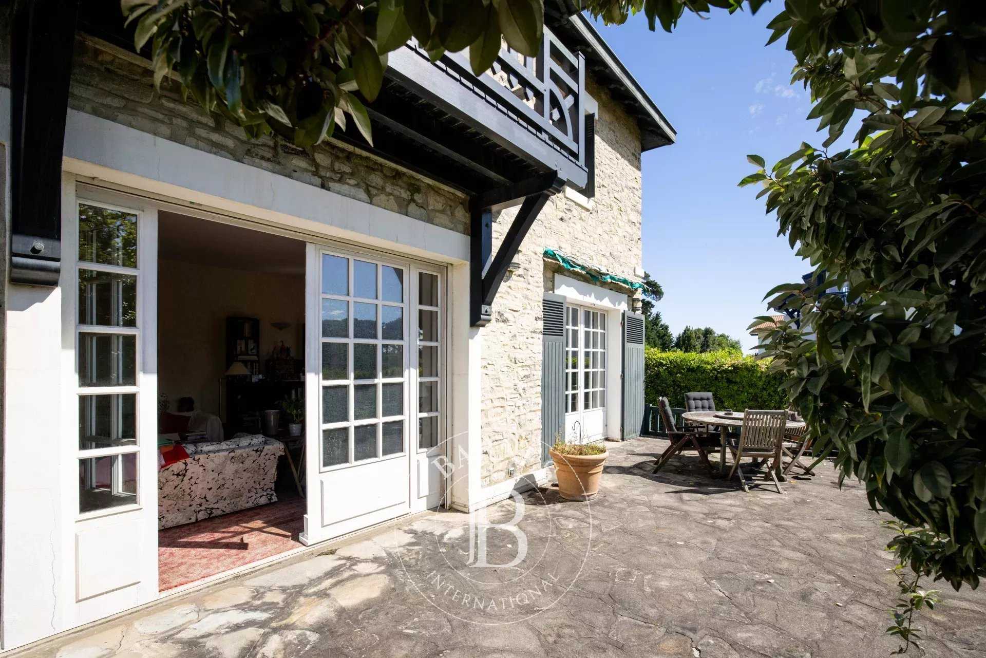 Anglet  - Maison 7 Pi&egrave;ces 5 Chambres