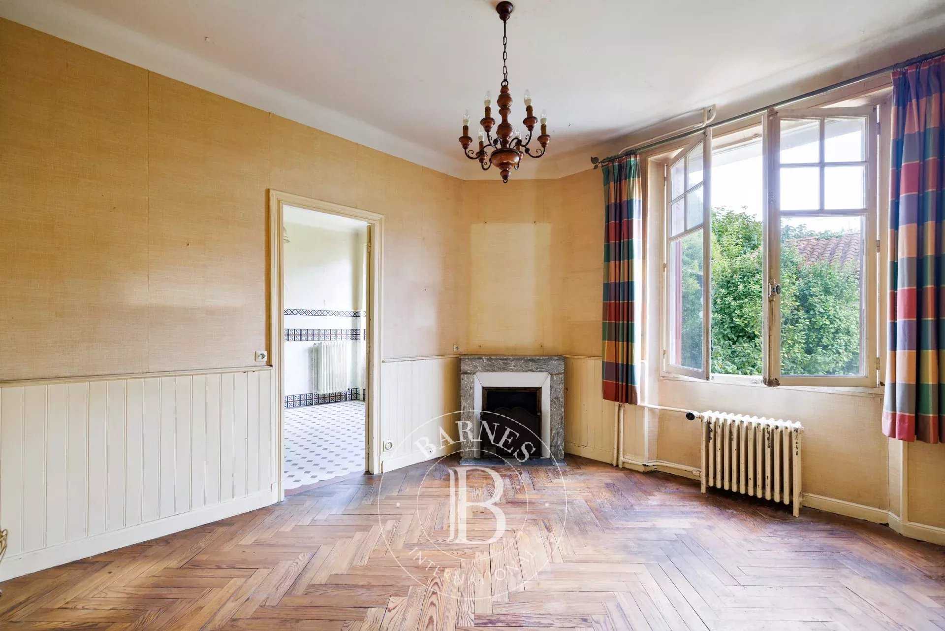 Bayonne  - House 7 Bedrooms