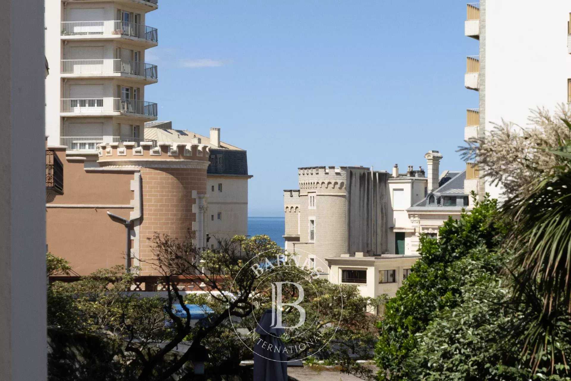 Biarritz  - Appartement 10 Pi&egrave;ces 3 Chambres