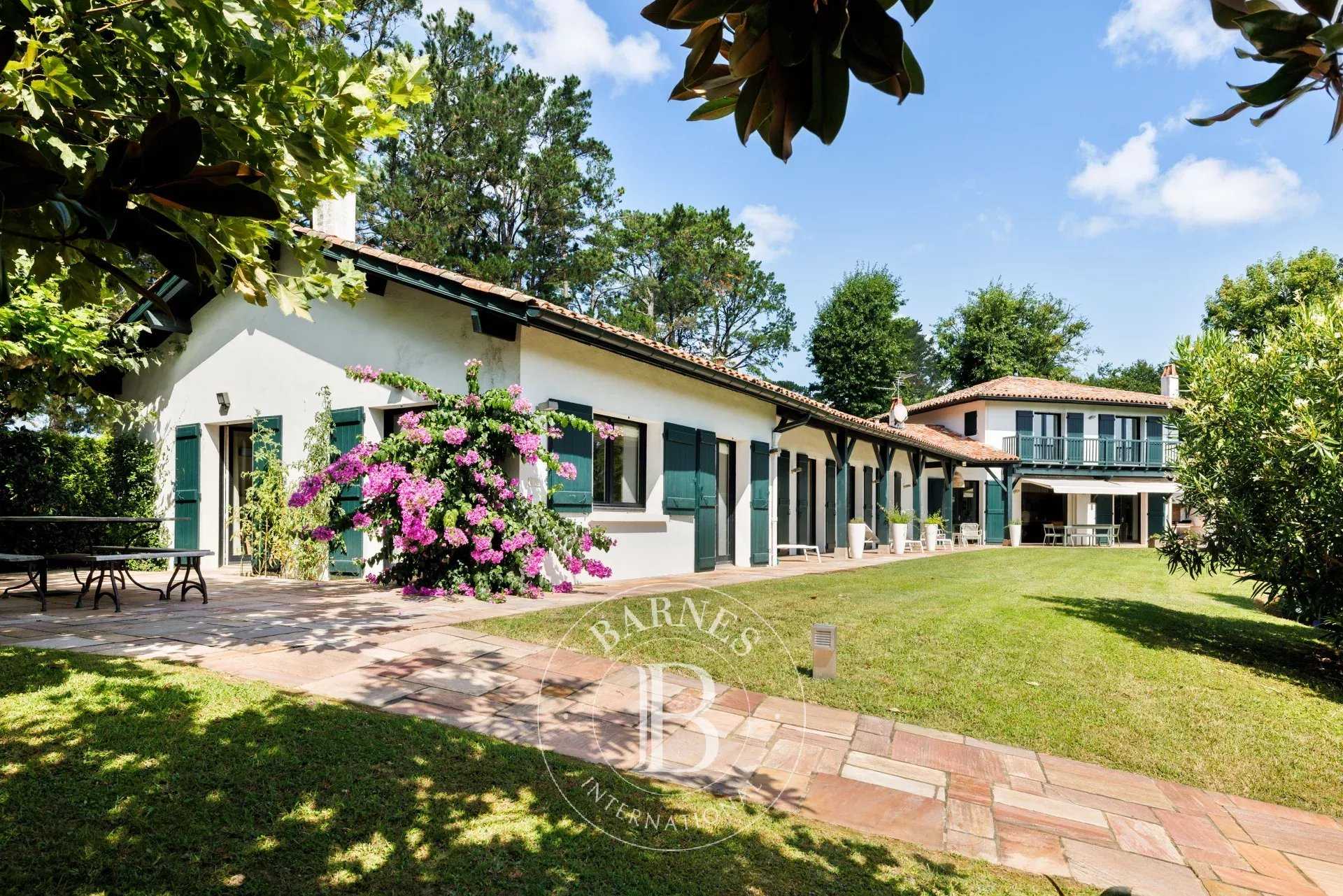 Urrugne  - House 6 Bedrooms