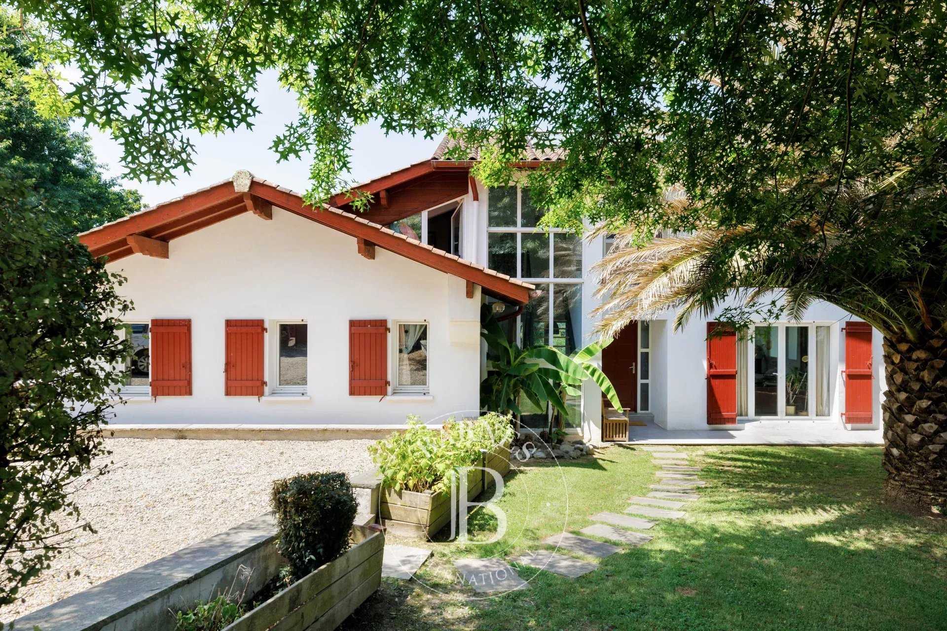 Arbonne  - Maison 6 Pi&egrave;ces 4 Chambres