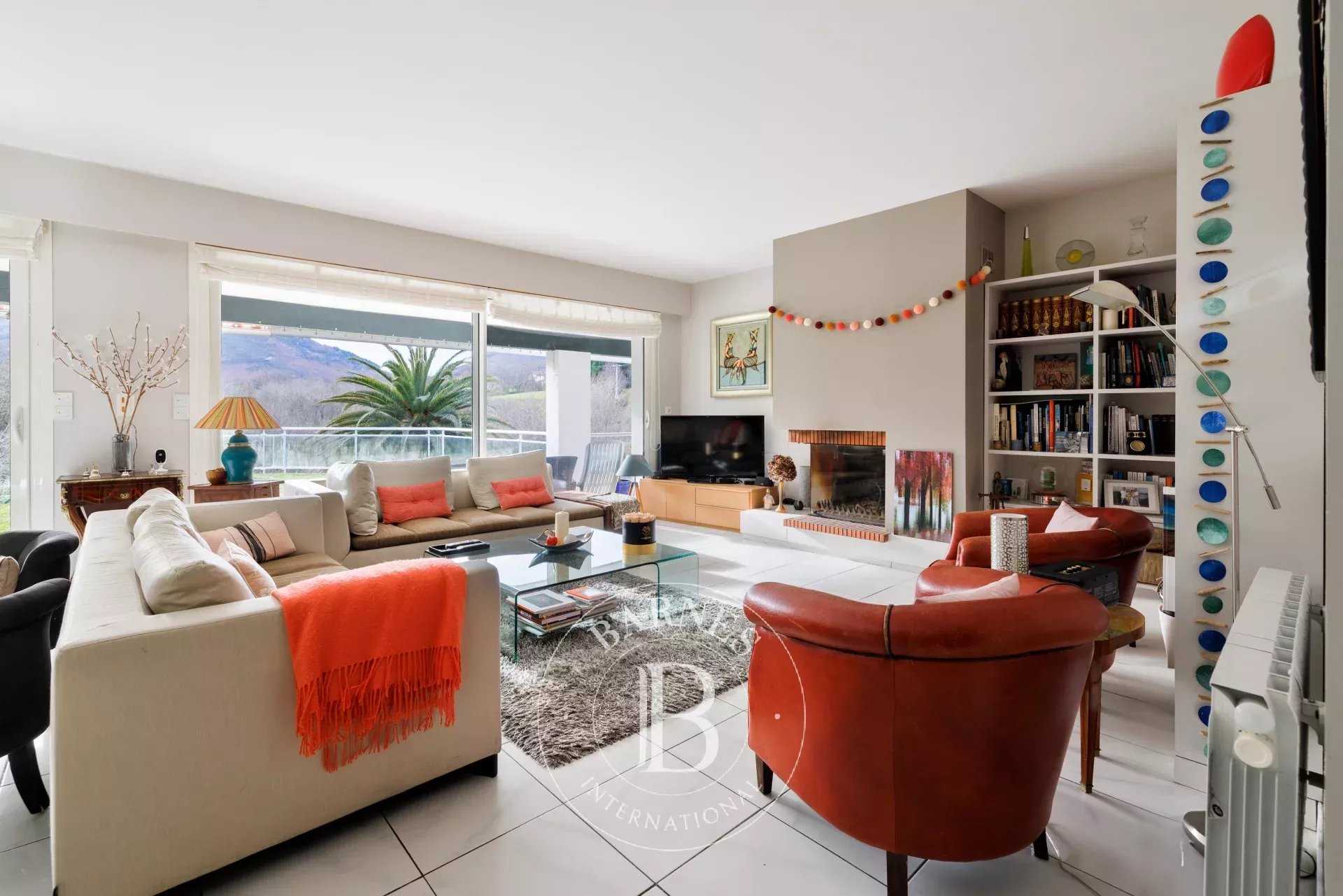 Urrugne  - Maison 6 Pi&egrave;ces 5 Chambres