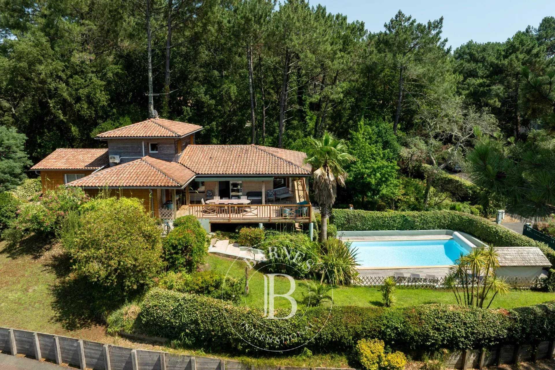 Seignosse  - Villa 8 Pi&egrave;ces 5 Chambres