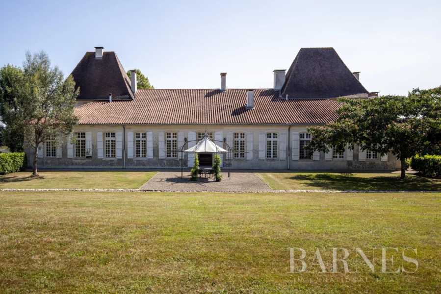 Dax  - Château 22 Pièces 7 Chambres