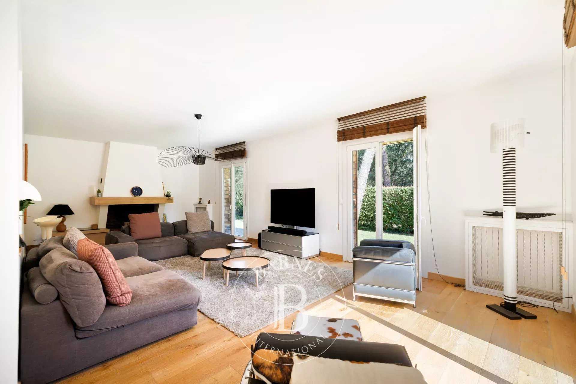 Anglet  - Maison 7 Pi&egrave;ces 5 Chambres