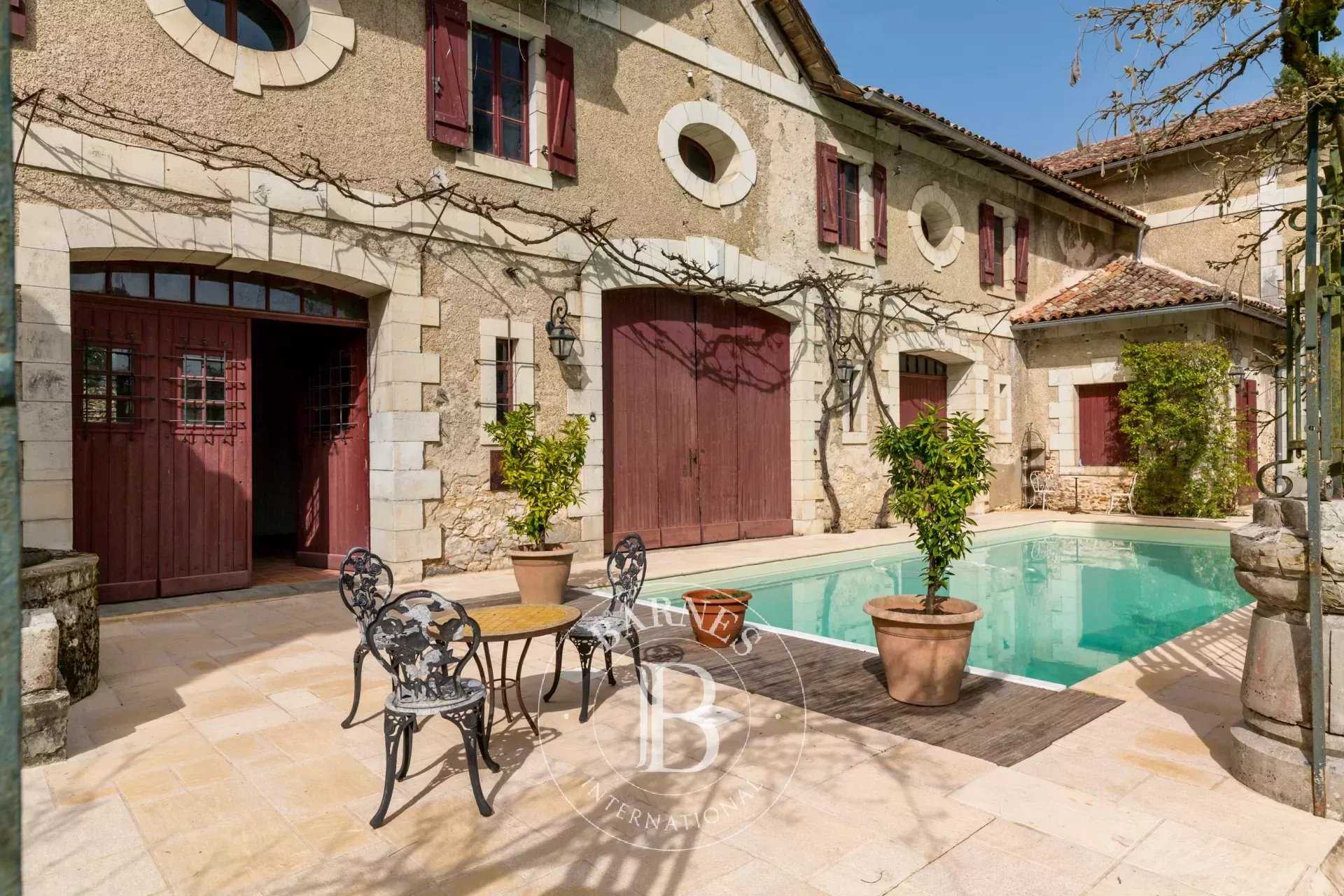 Peyrehorade  - Château 25 Pièces 14 Chambres