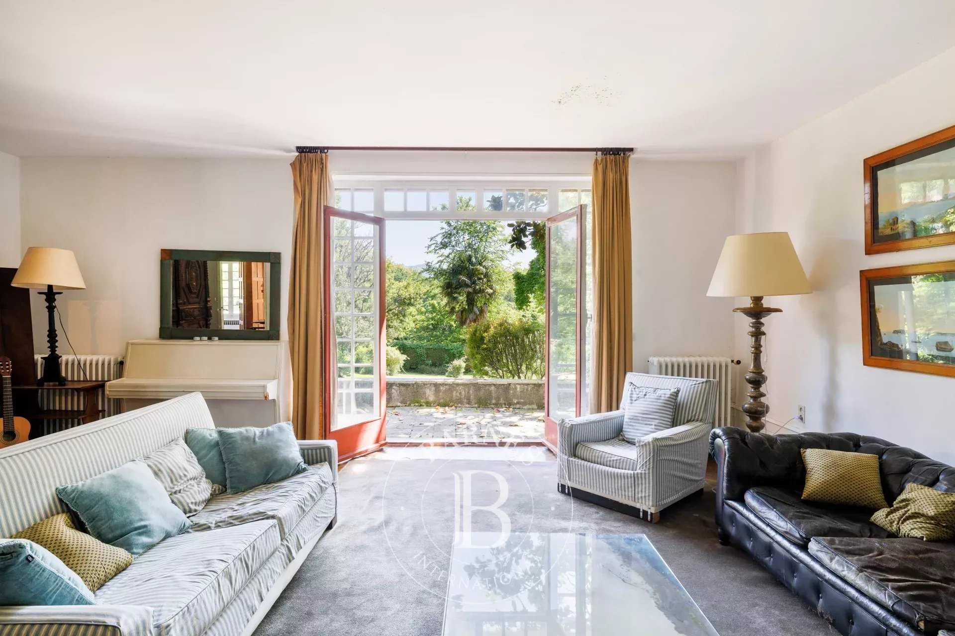 Saint-Jean-de-Luz  - House 11 Bedrooms