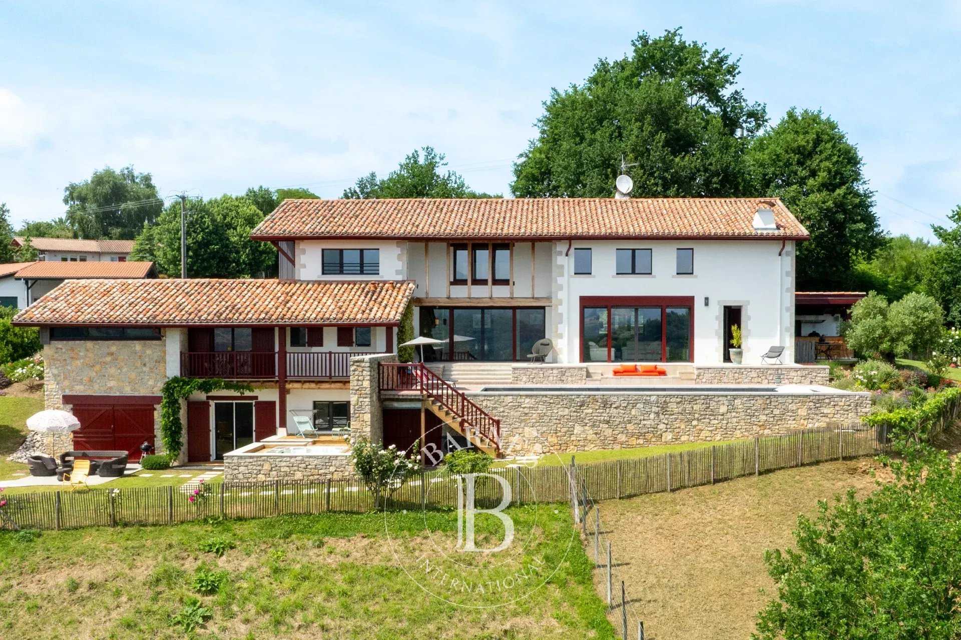 Hasparren  - Maison 7 Pi&egrave;ces 5 Chambres