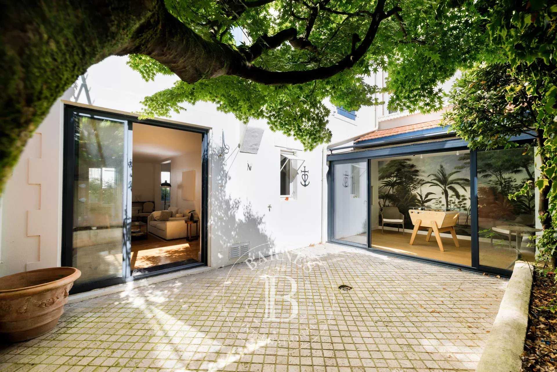 Biarritz  - Maison 7 Pi&egrave;ces 5 Chambres
