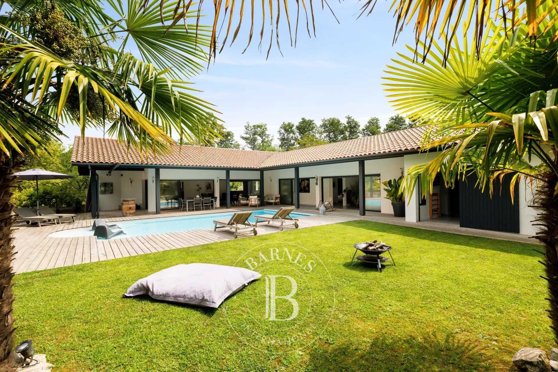 Ahetze  - Maison 8 Pi&egrave;ces 4 Chambres