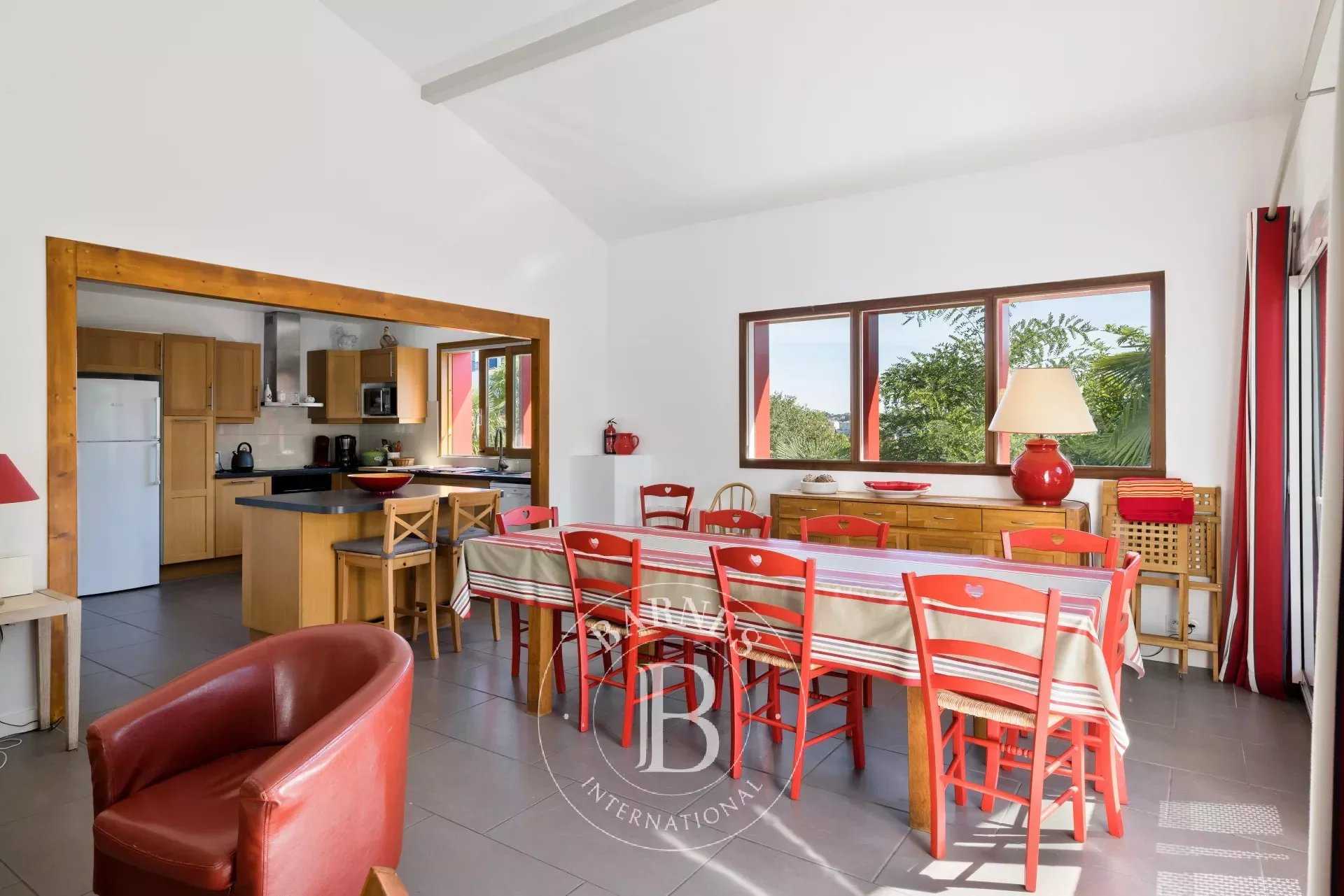 Ciboure  - Maison 7 Pièces 5 Chambres