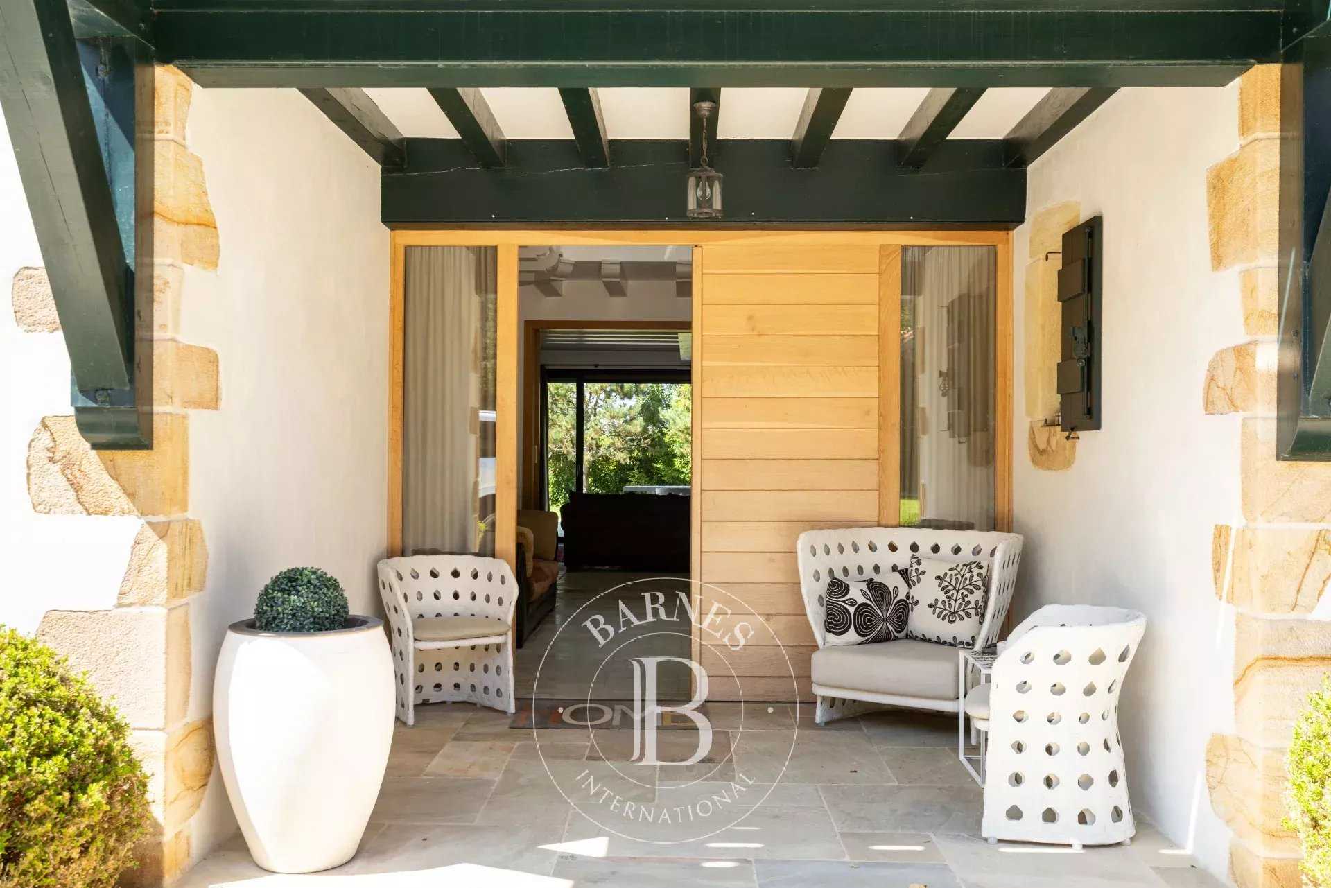 Arcangues  - Maison 9 Pi&egrave;ces 5 Chambres