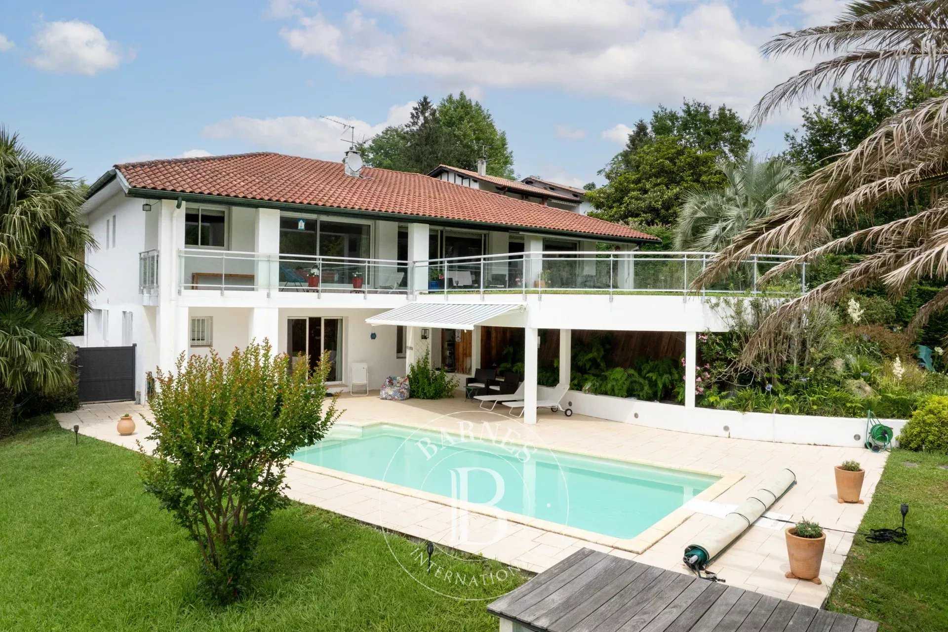 Urrugne  - Maison 6 Pi&egrave;ces 5 Chambres