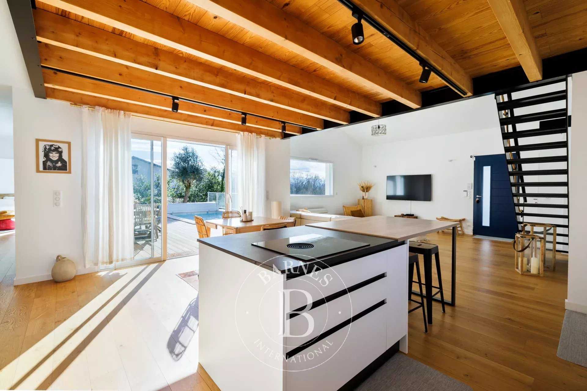 Villefranque  - Maison 5 Pi&egrave;ces 3 Chambres