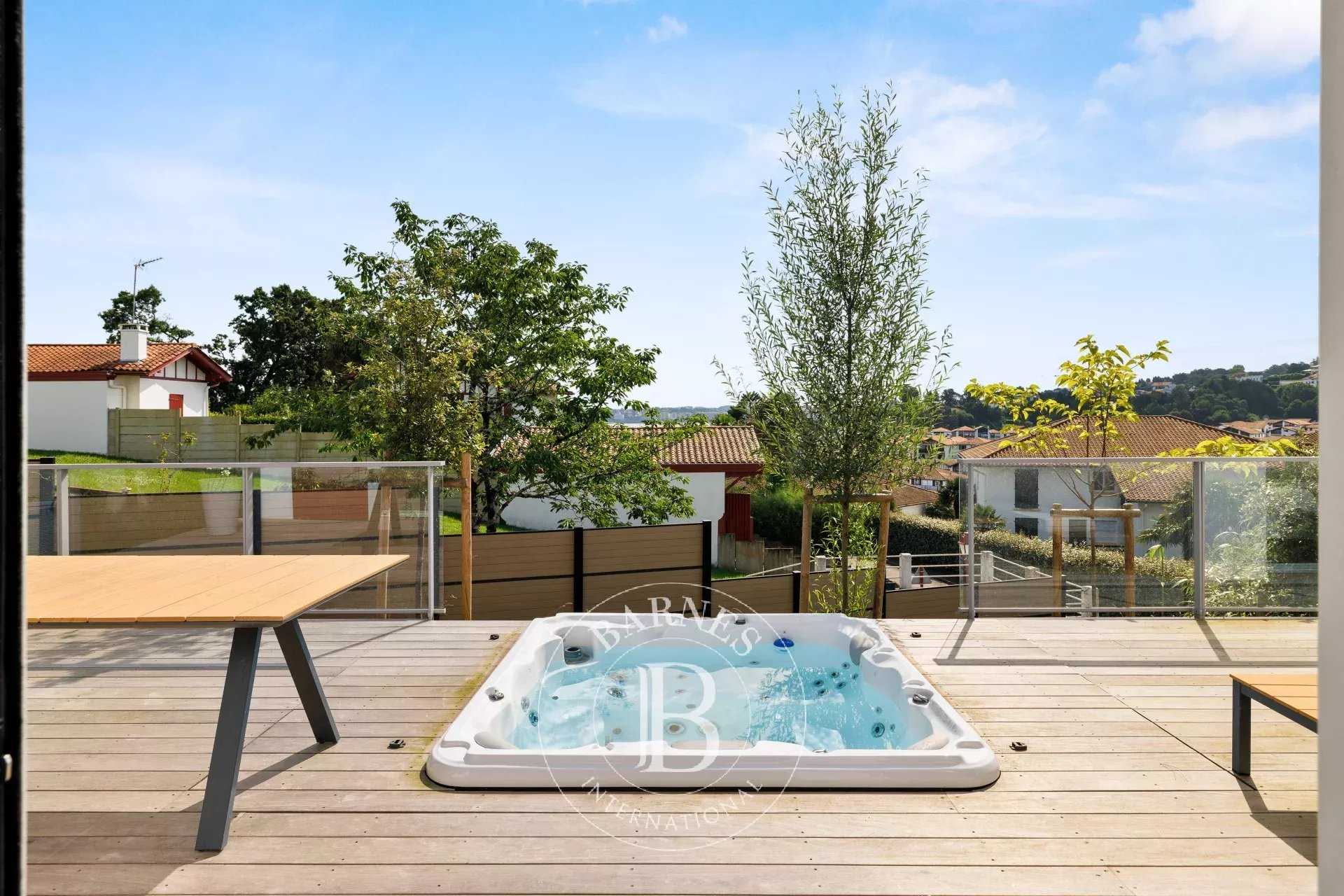 Urrugne  - House 4 Bedrooms