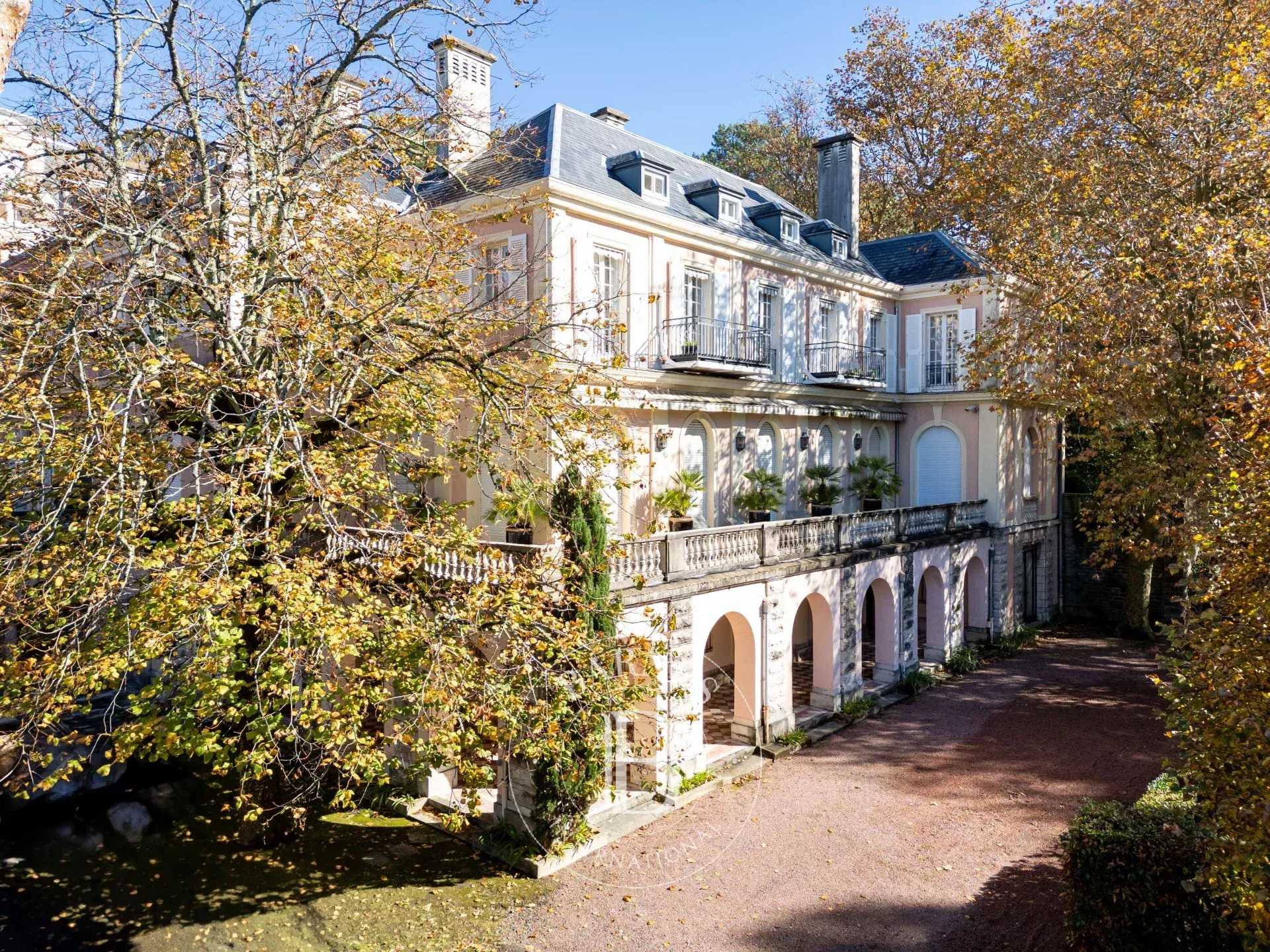 Biarritz  - Appartement 5 Pi&egrave;ces 2 Chambres