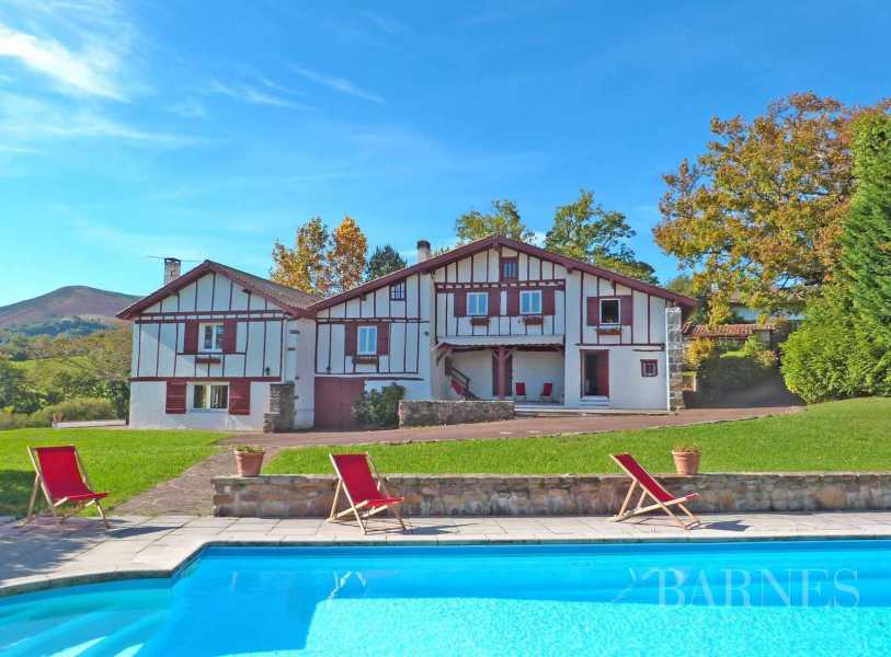 Near Saint Jean de Luz, renovated basque farmhouse with heated swimming-pool and tennis court, beautiful view, terraces, quiet area picture 13