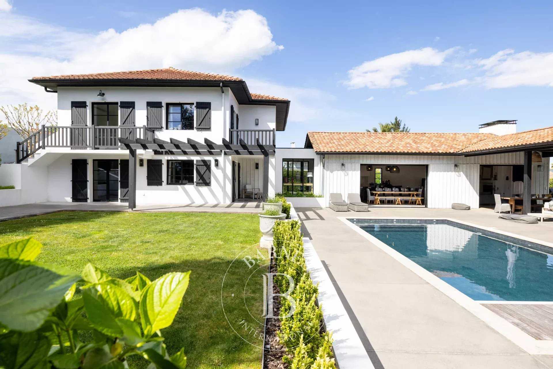 CAMBRIDGE - Family house, 7 bedrooms, pool, 3min from Biarritz picture 20