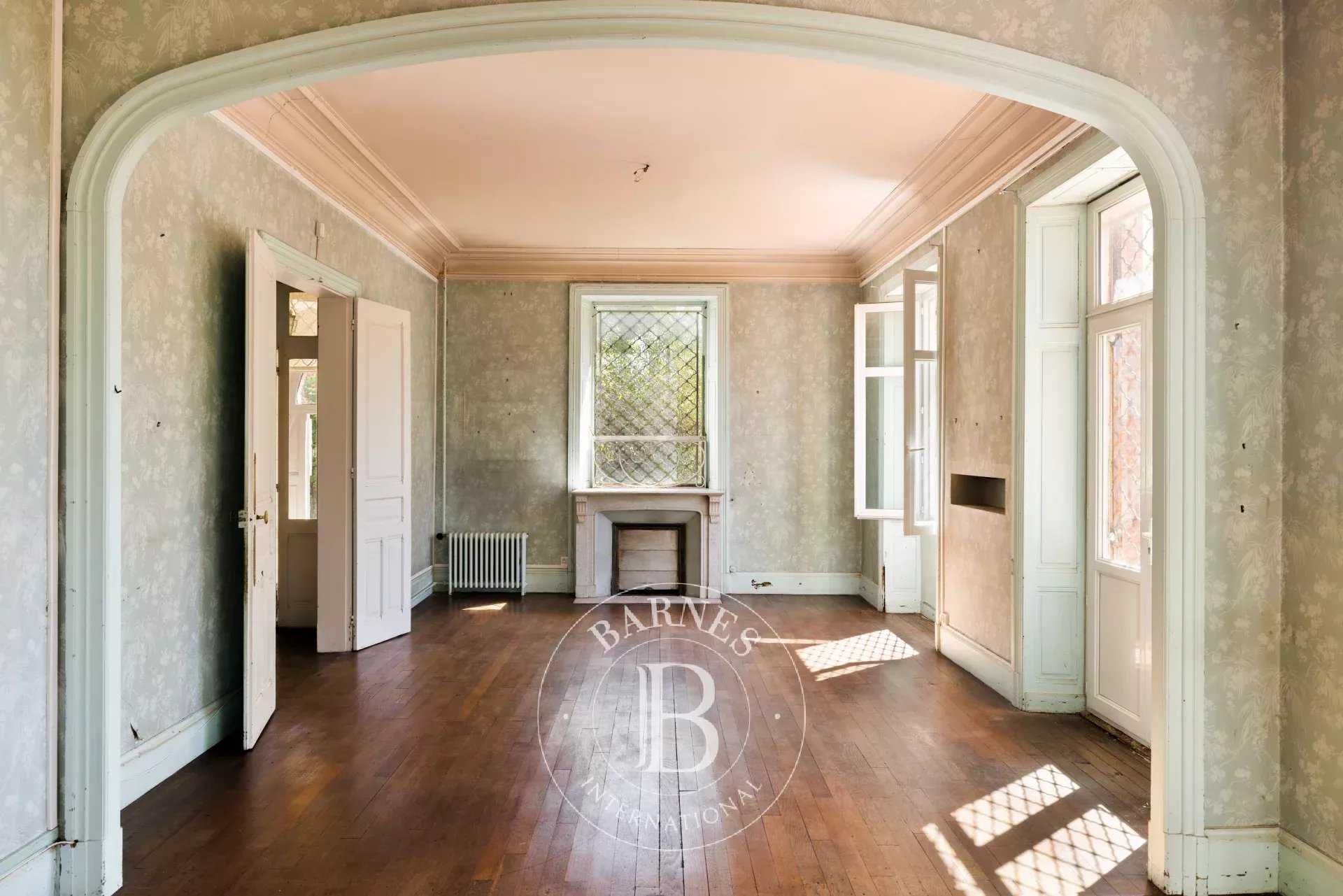 Biarritz  - Maison 12 Pi&egrave;ces 7 Chambres