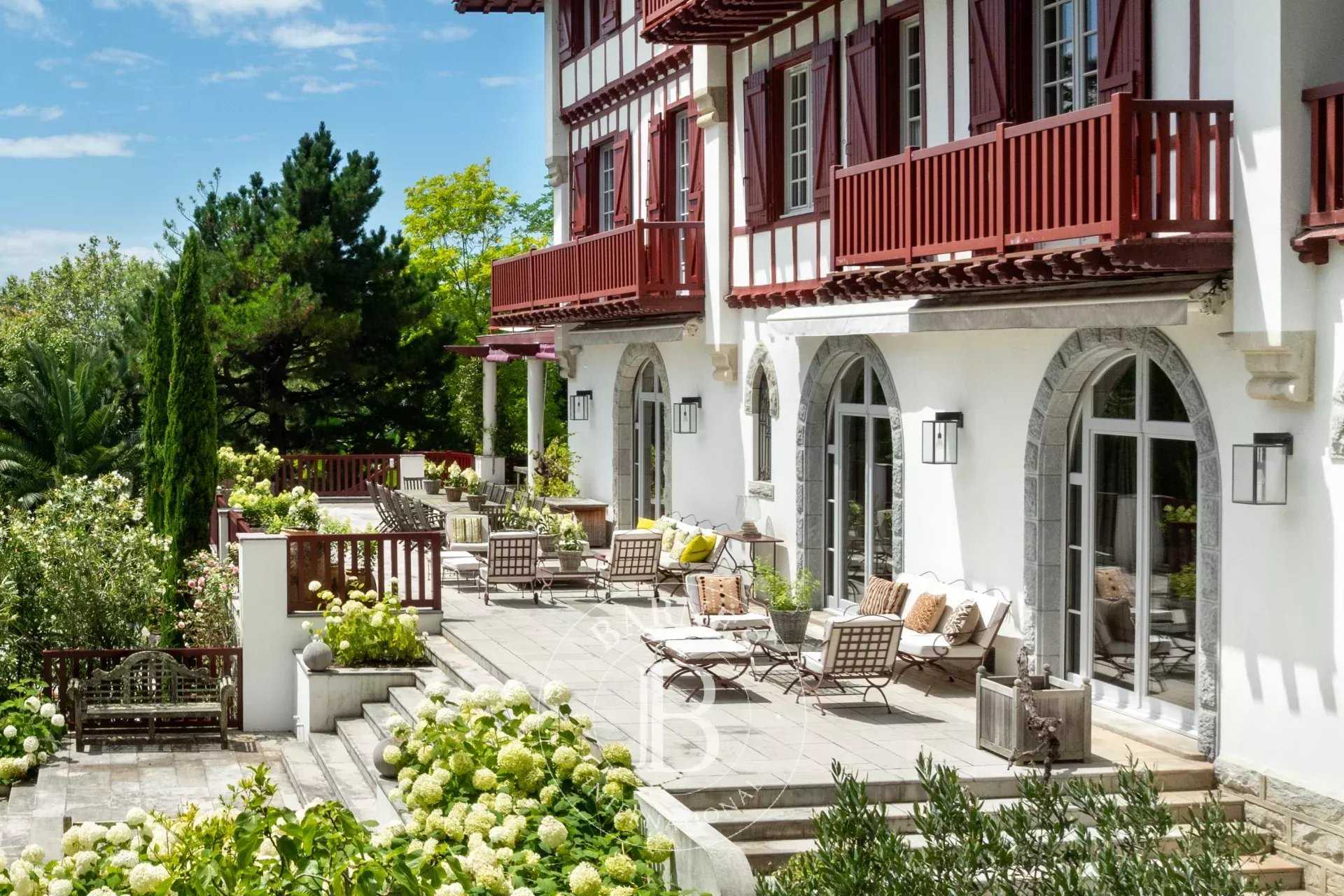 Biarritz  - House 8 Bedrooms