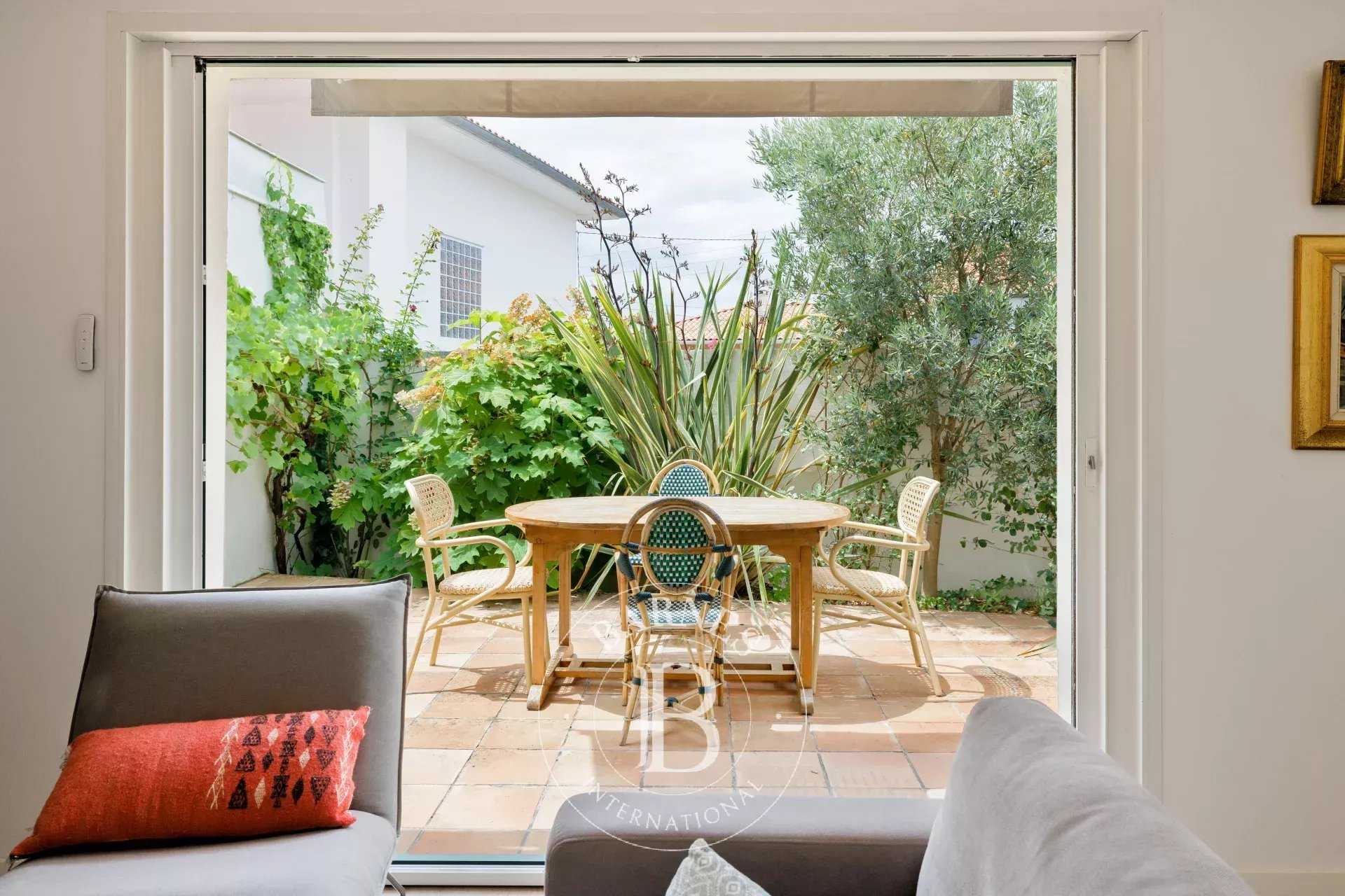 Biarritz  - Maison 6 Pi&egrave;ces 4 Chambres