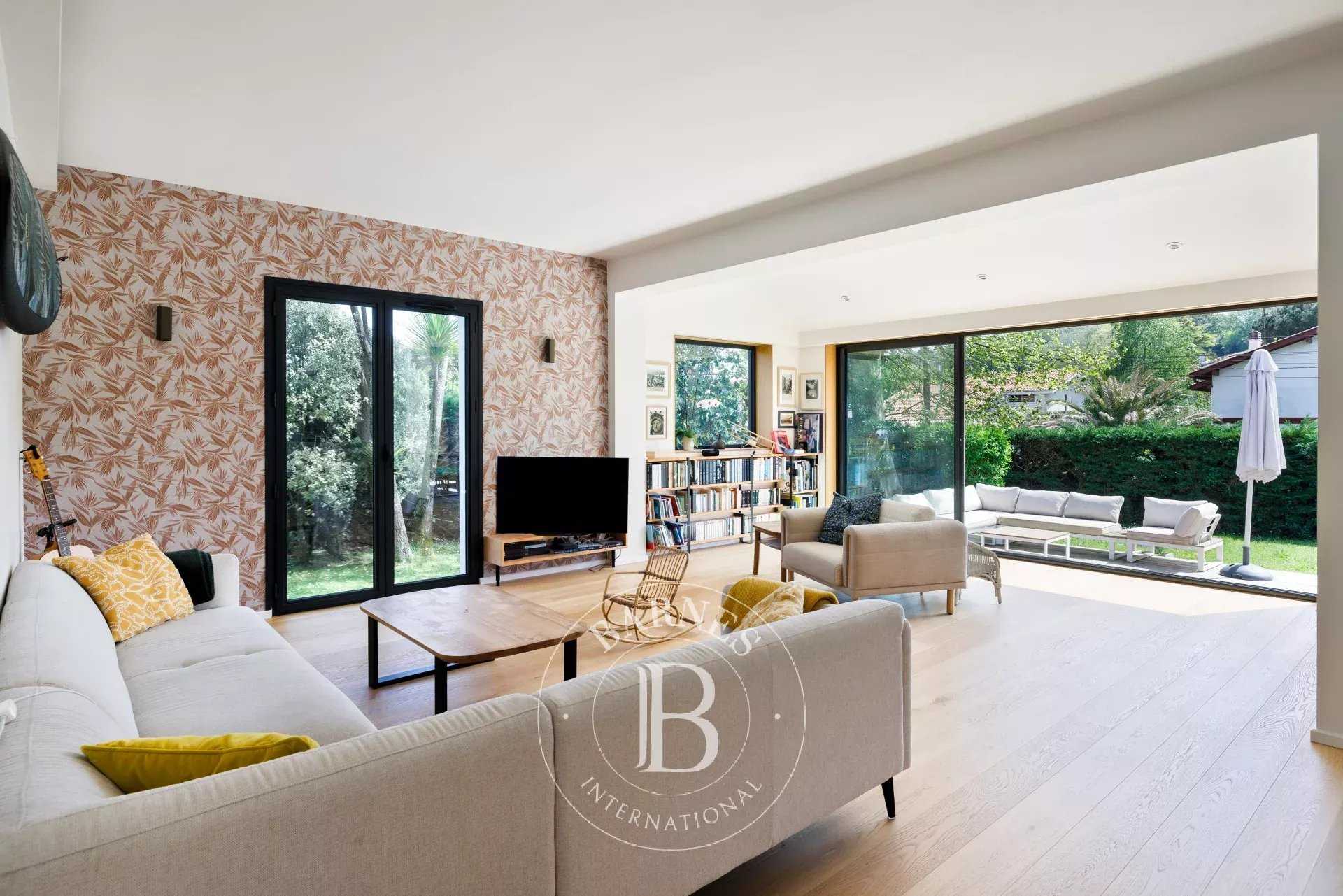 Anglet  - Maison 6 Pi&egrave;ces 4 Chambres