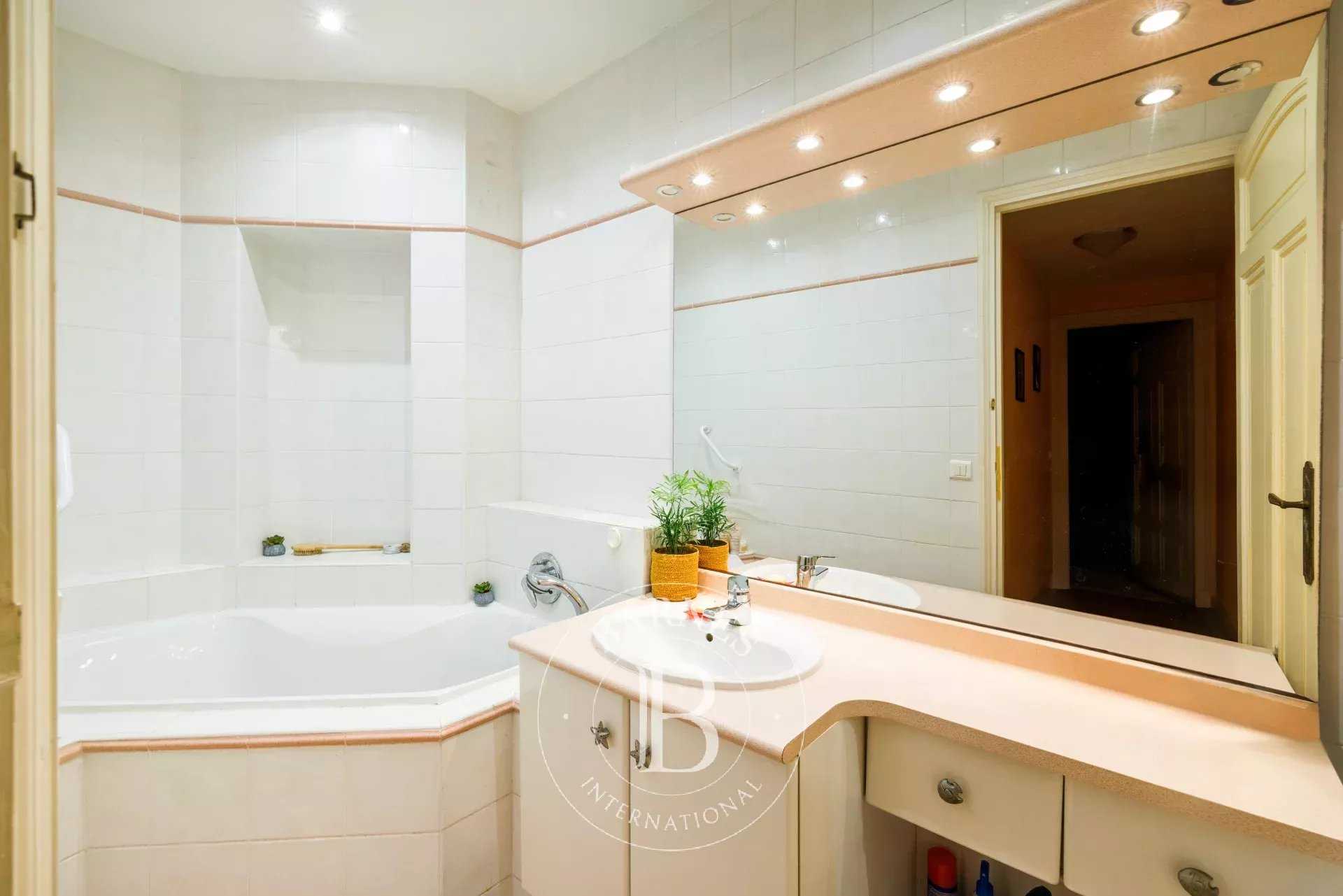 Biarritz  - Appartement 4 Pi&egrave;ces 3 Chambres