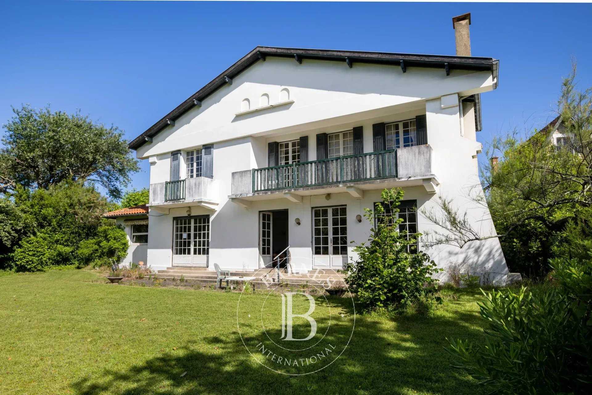Anglet  - Maison 11 Pi&egrave;ces 5 Chambres