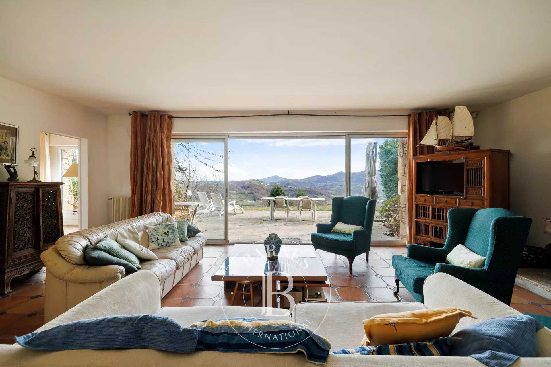 Sare  - Maison 7 Pi&egrave;ces 5 Chambres