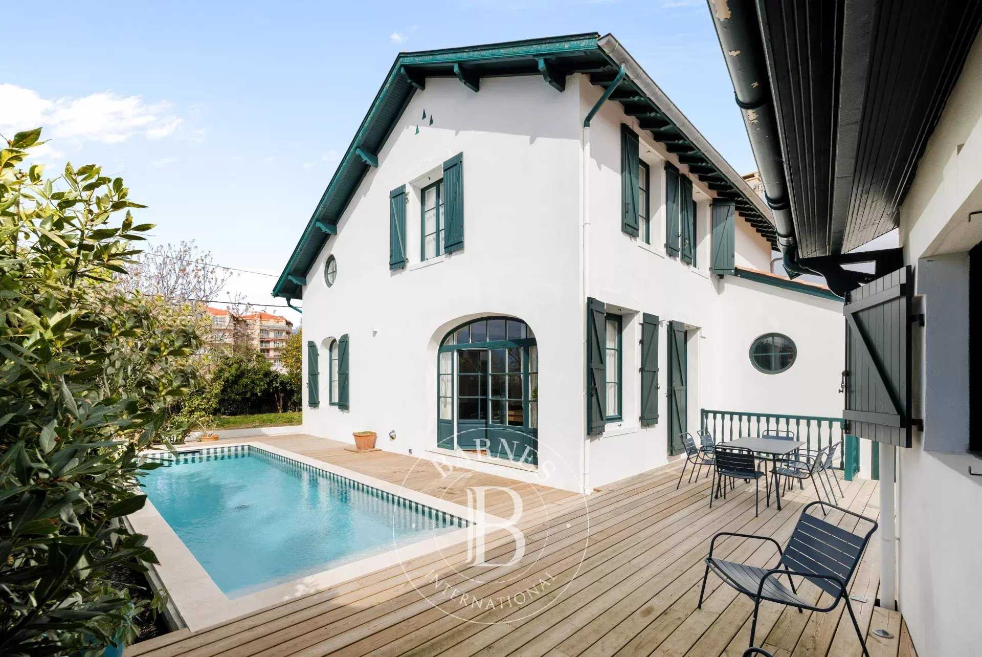 Biarritz  - Maison 7 Pi&egrave;ces 4 Chambres