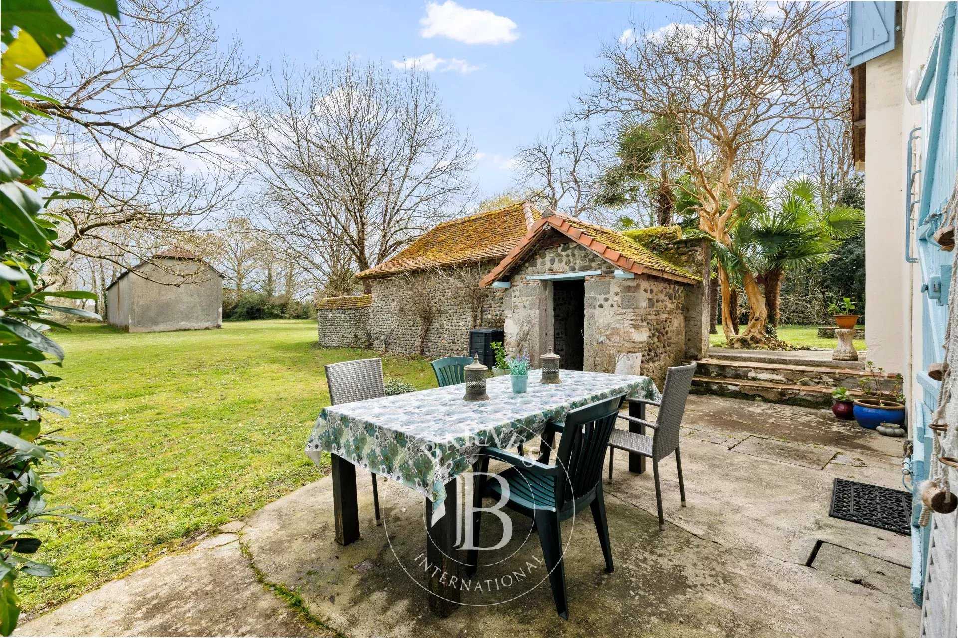 Orthez  - Maison 6 Pi&egrave;ces 3 Chambres