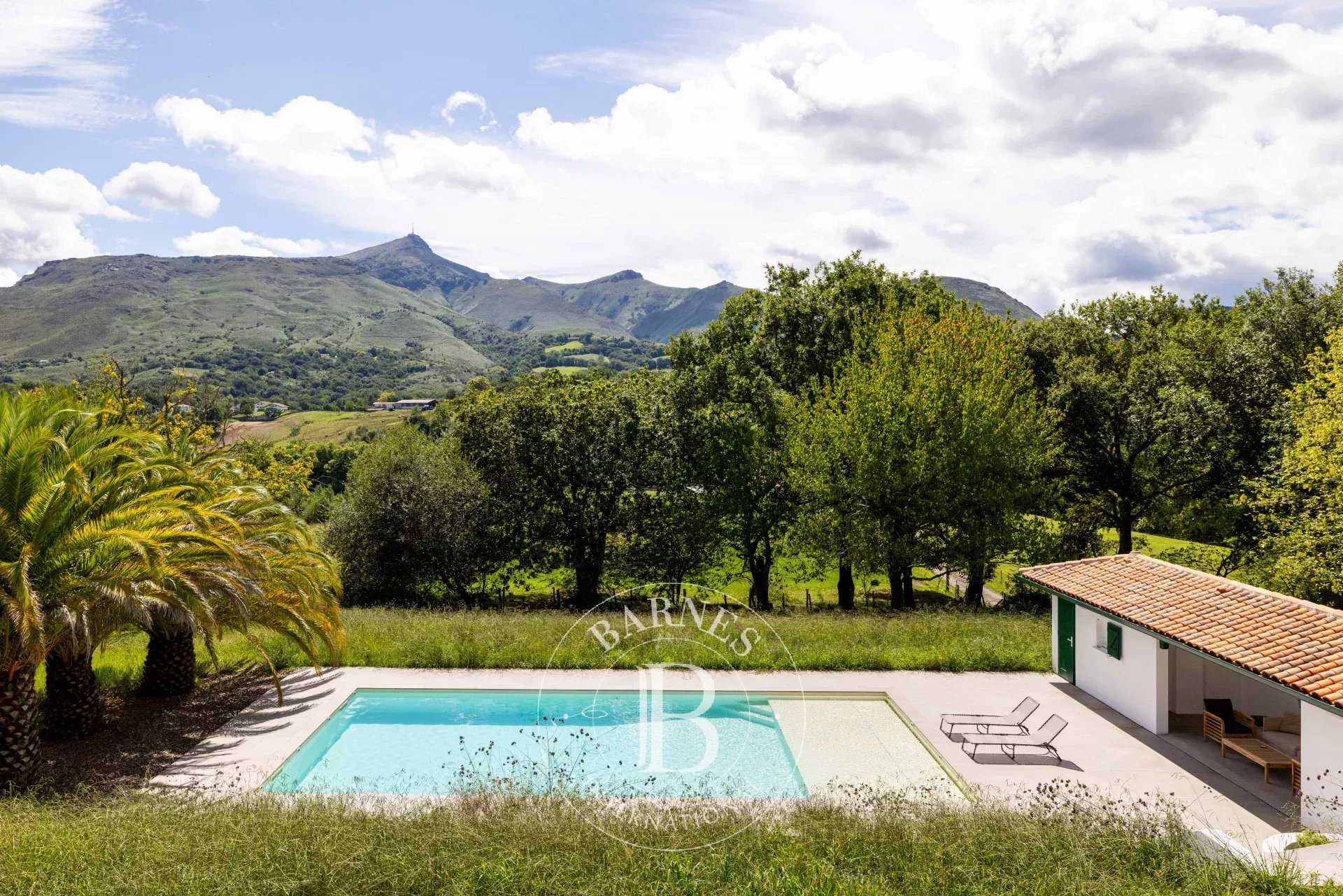 Urrugne  - House 6 Bedrooms