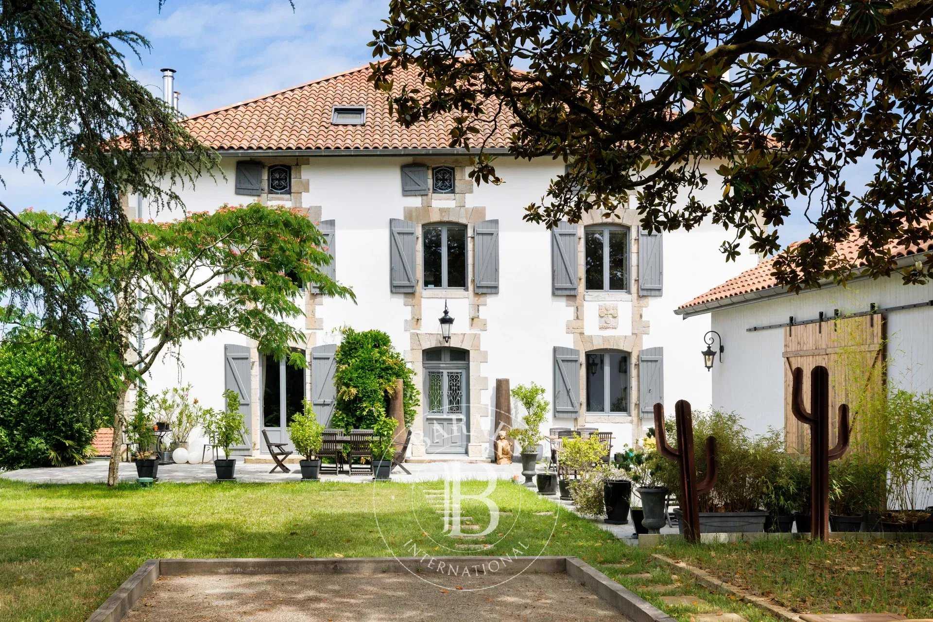 Guiche  - Propriété 11 Pi&egrave;ces 6 Chambres