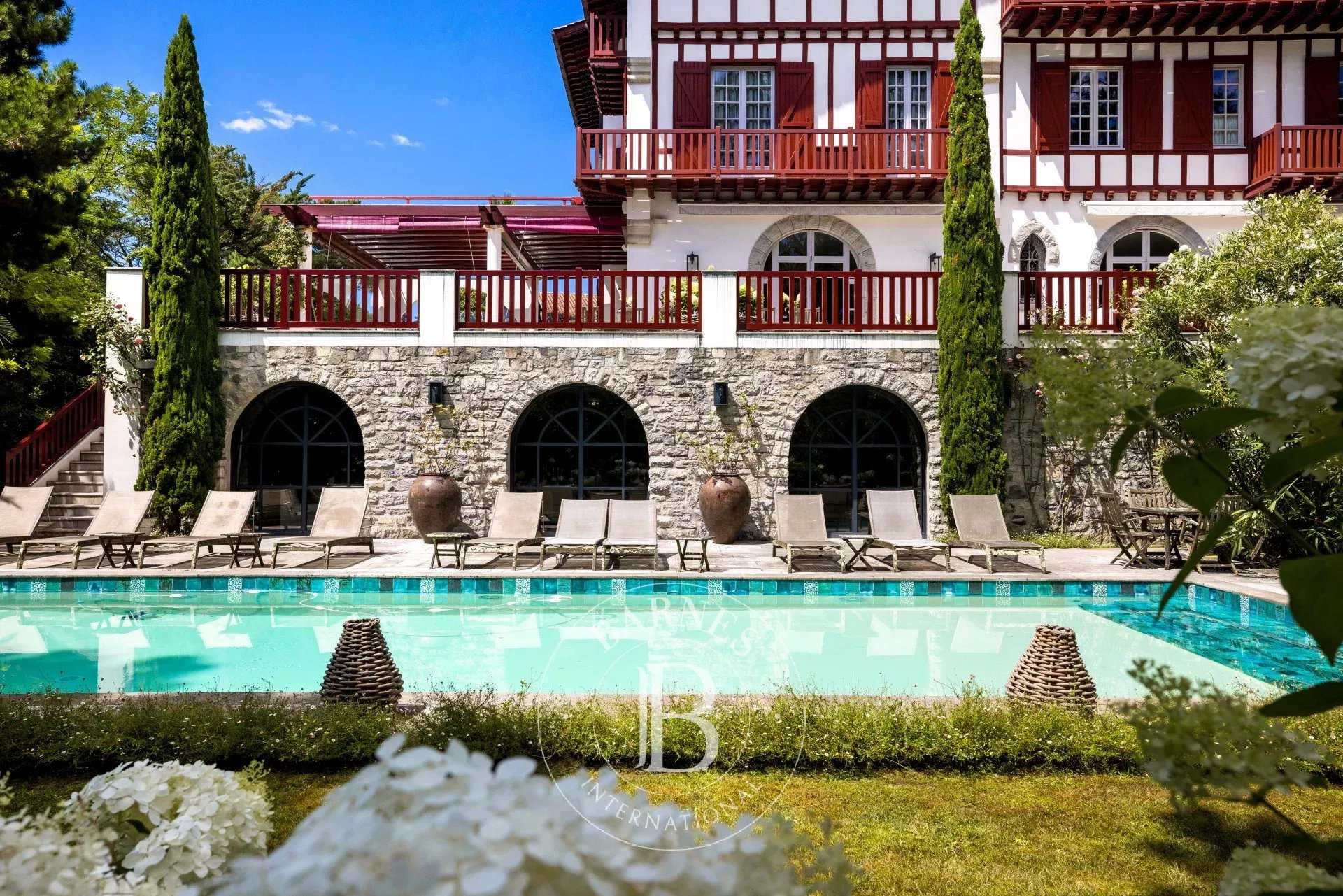 Biarritz  - House 8 Bedrooms