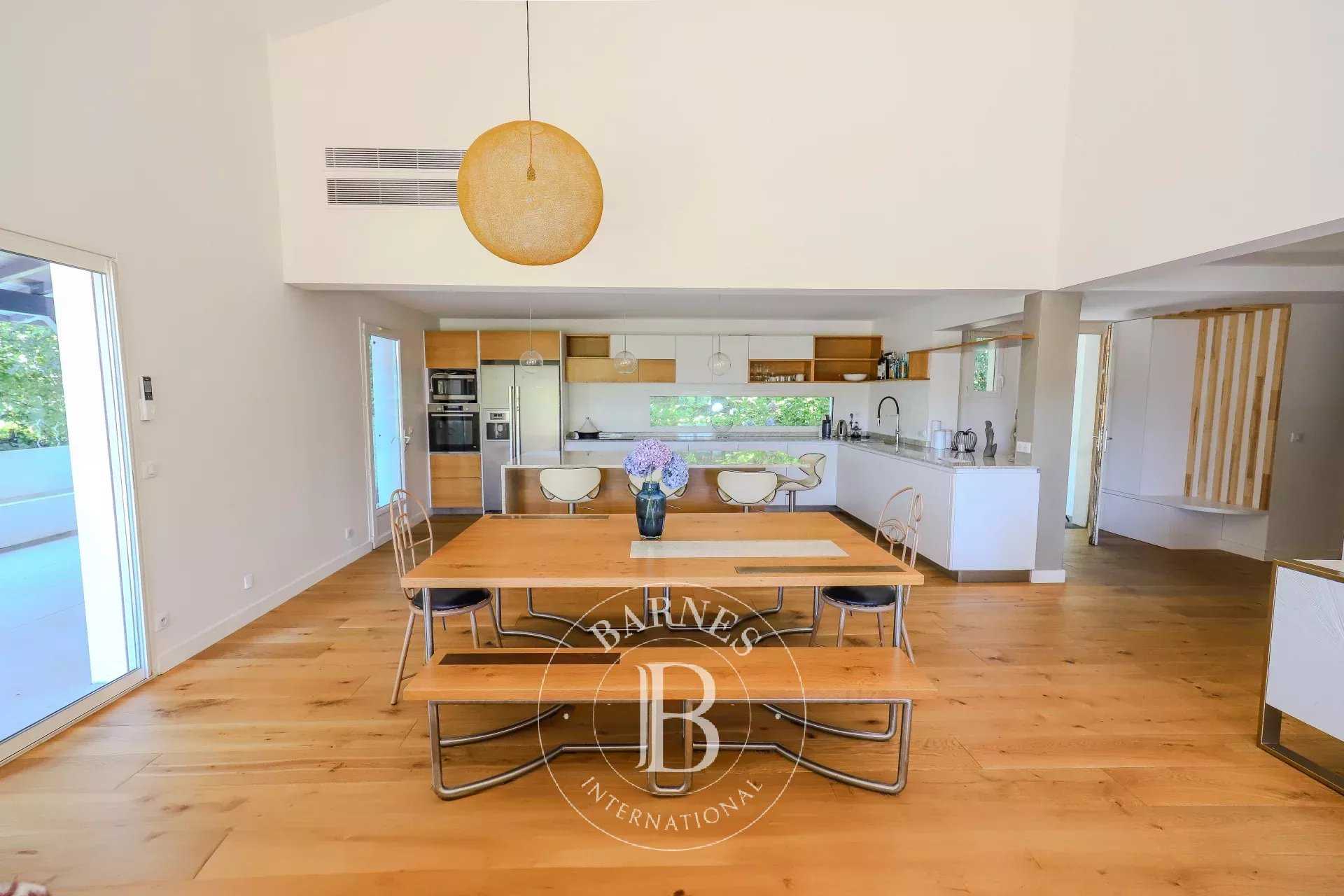 Biarritz  - Maison 6 Pi&egrave;ces 6 Chambres