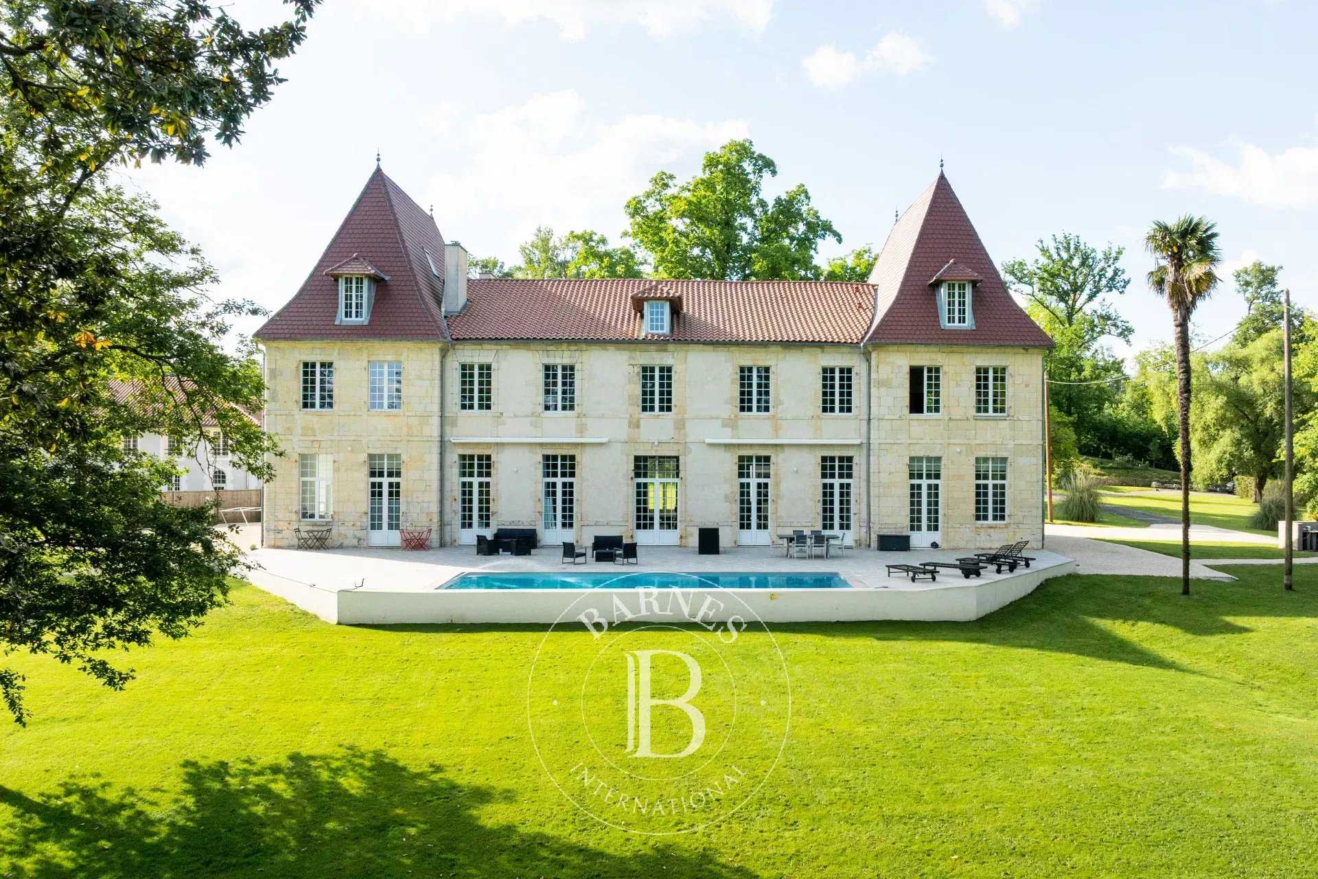 Dax  - Castle 8 Bedrooms