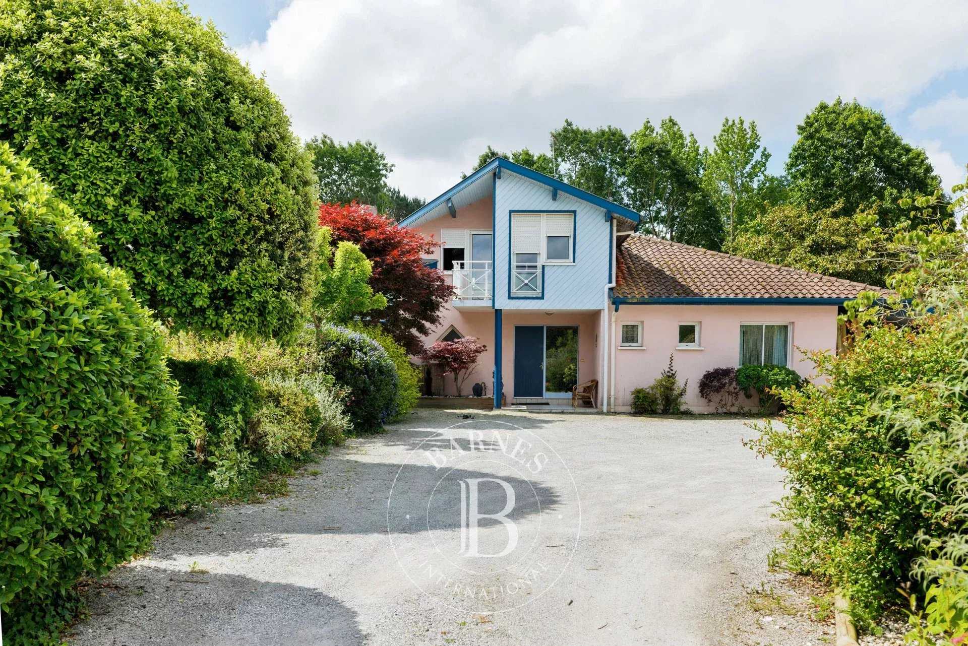 Saint-Vincent-de-Tyrosse  - Maison 6 Pi&egrave;ces 5 Chambres