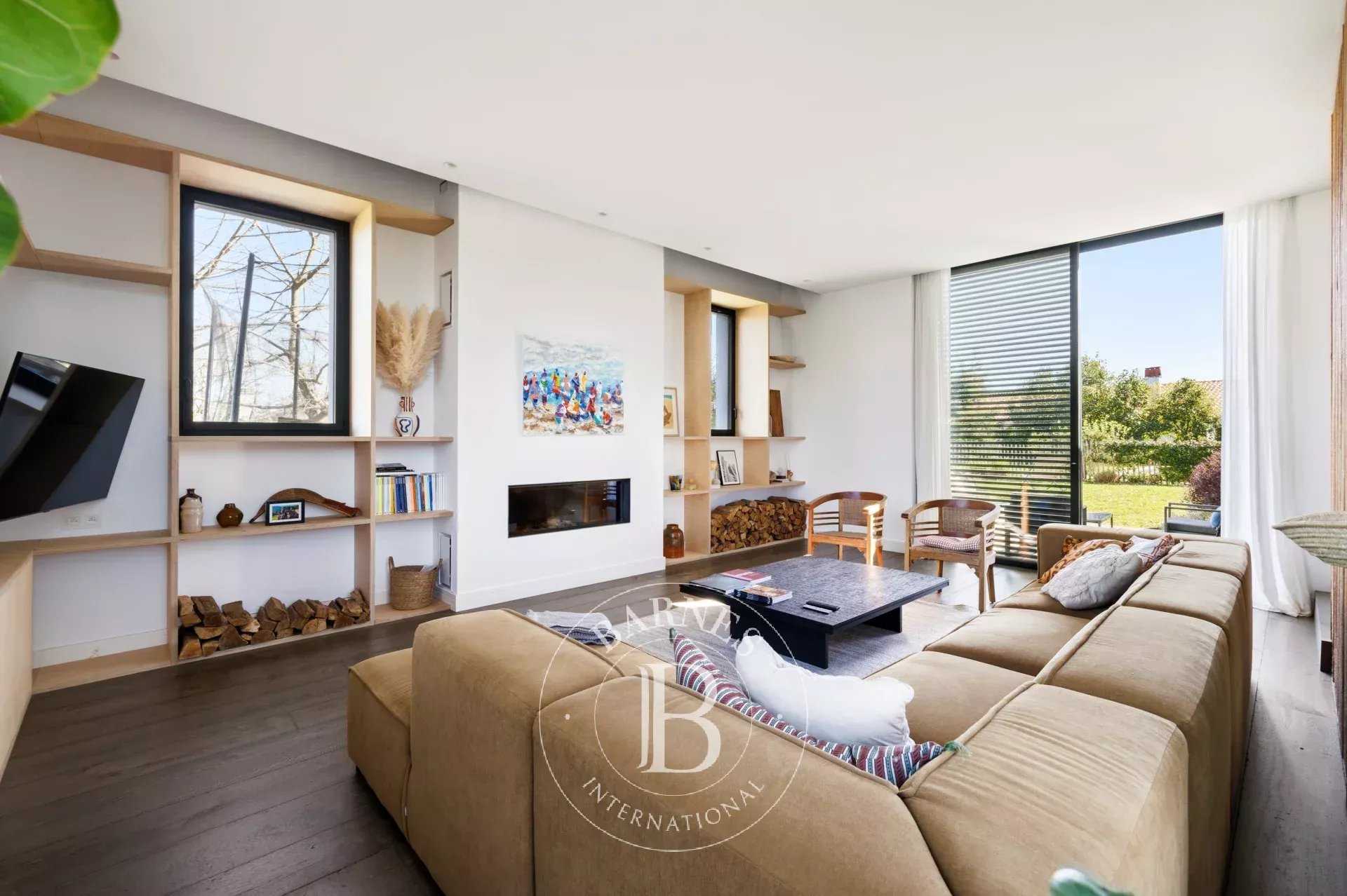 Arbonne  - Maison 7 Pi&egrave;ces 5 Chambres